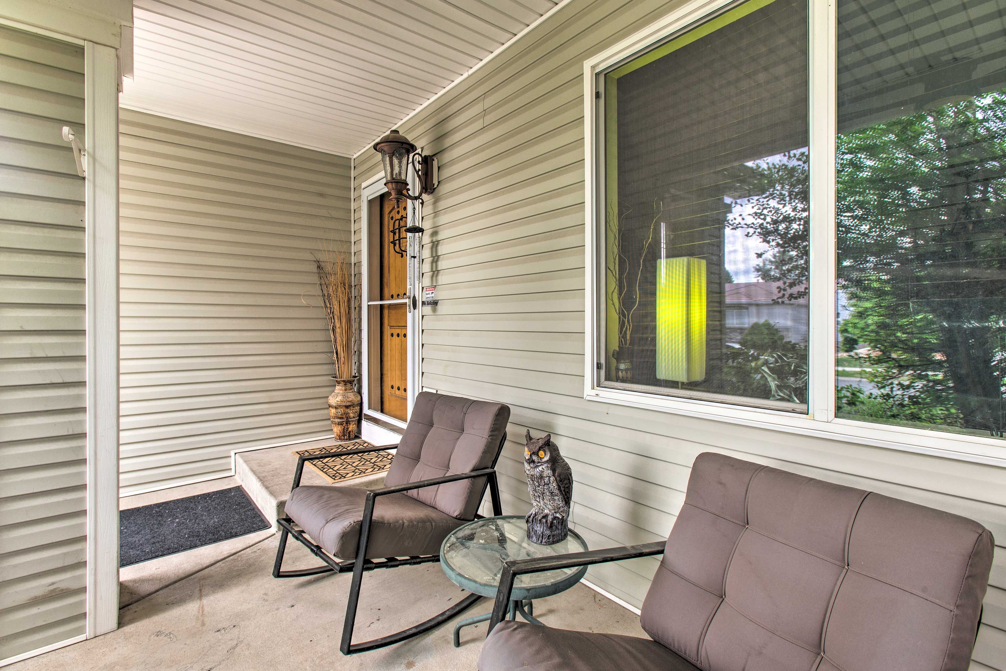 Furnished Porch