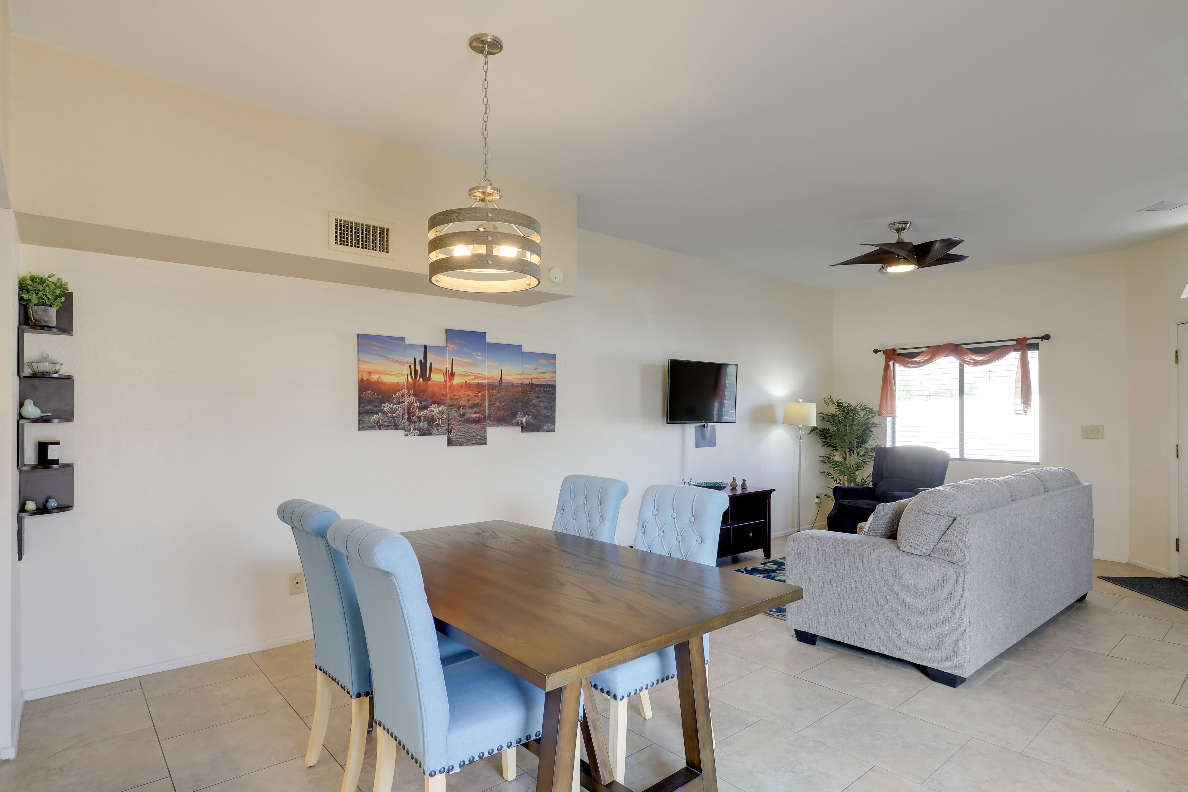 Dining Area | Dishware & Flatware Provided | Complimentary Spices