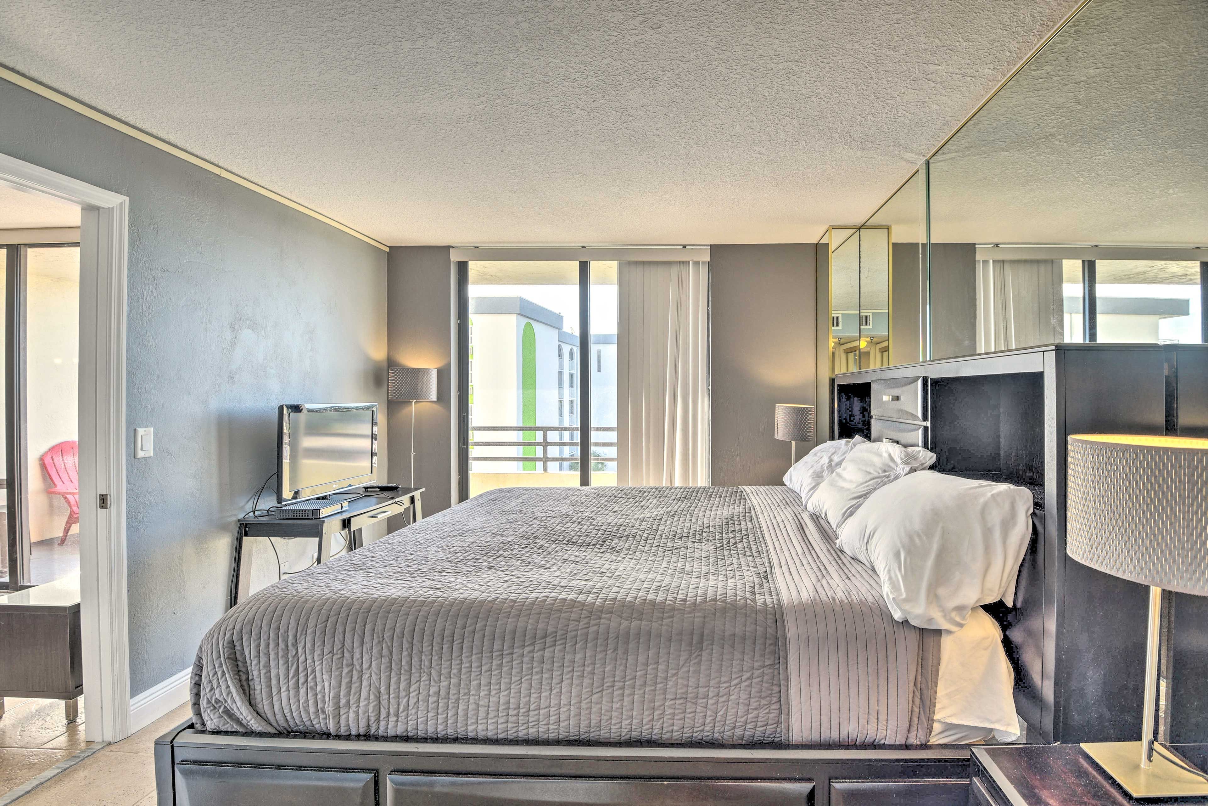 Bedroom 1 | Cable TV