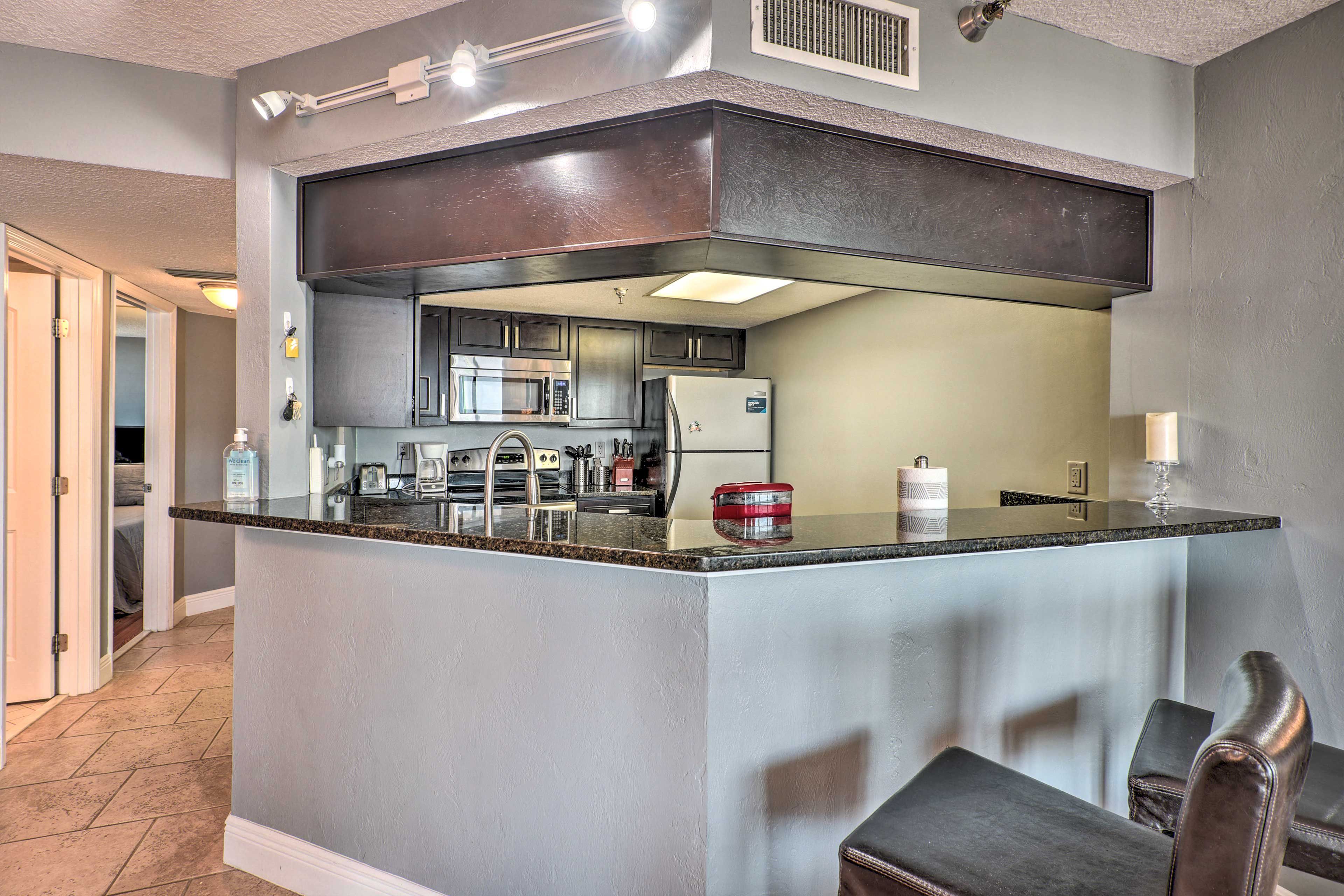 Kitchen | Fully Equipped w/ Cooking Basics