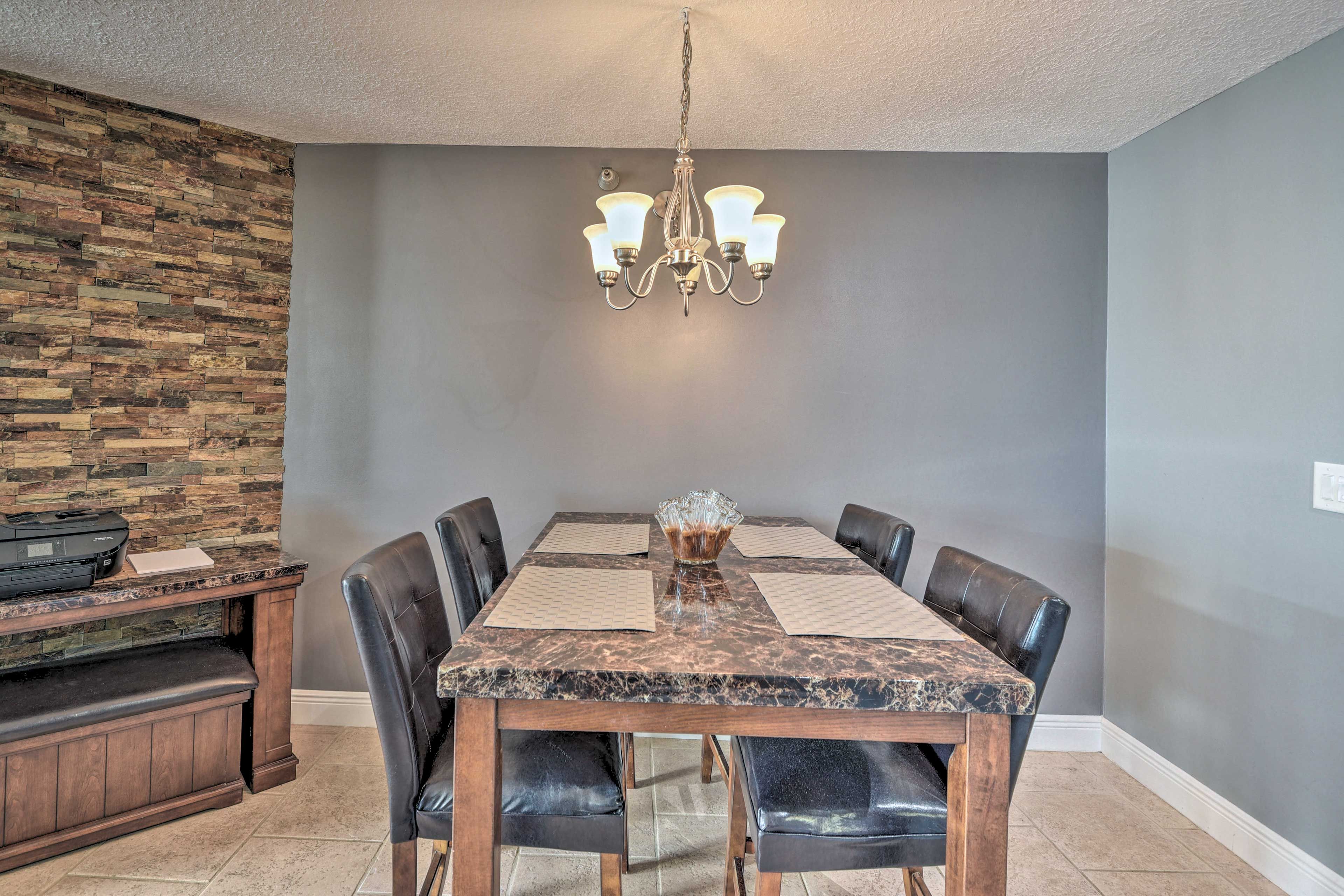 Living Room | 4-Person Dining Table