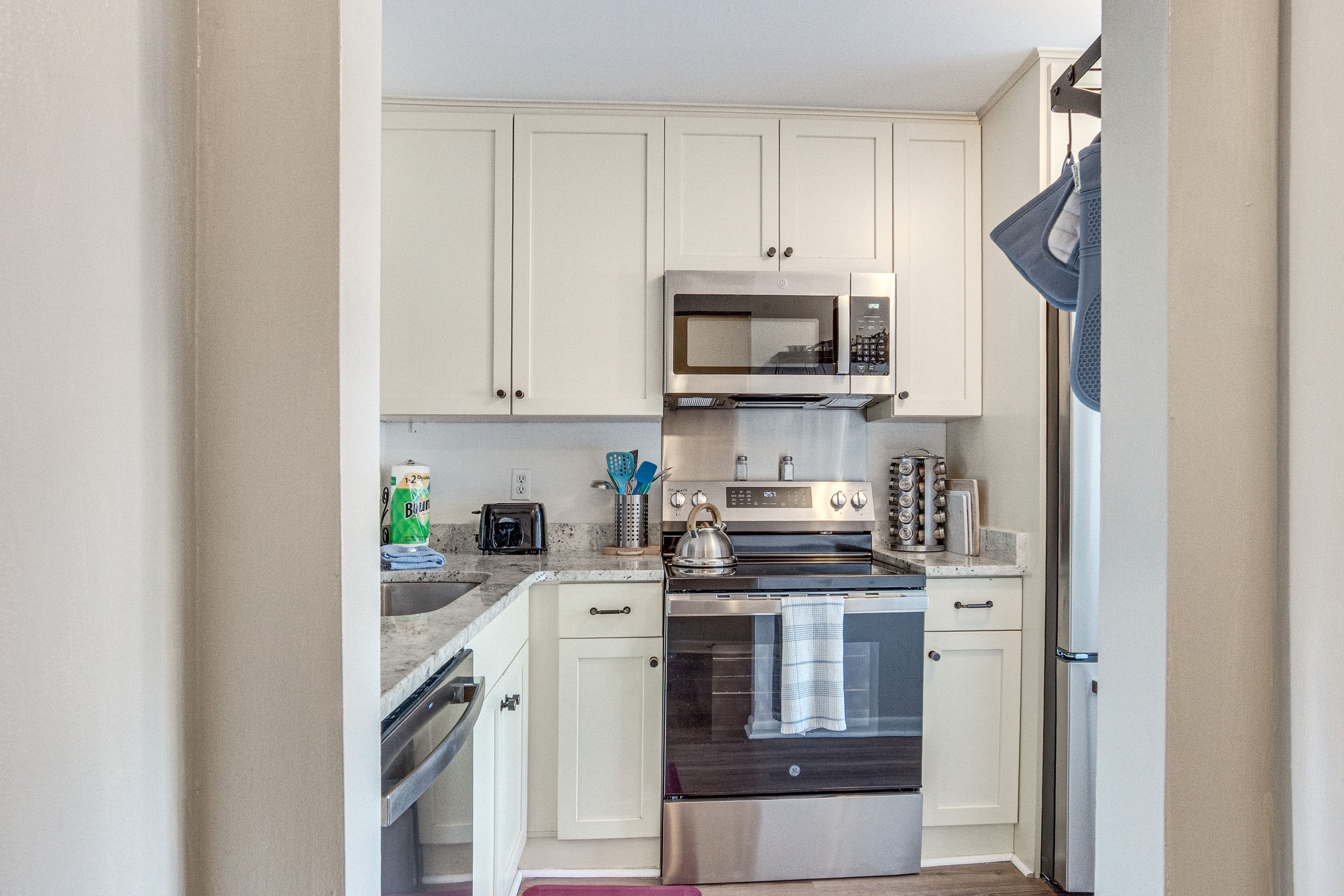 Kitchen | Drip Coffee Maker | Dishwasher | Blender | Microwave