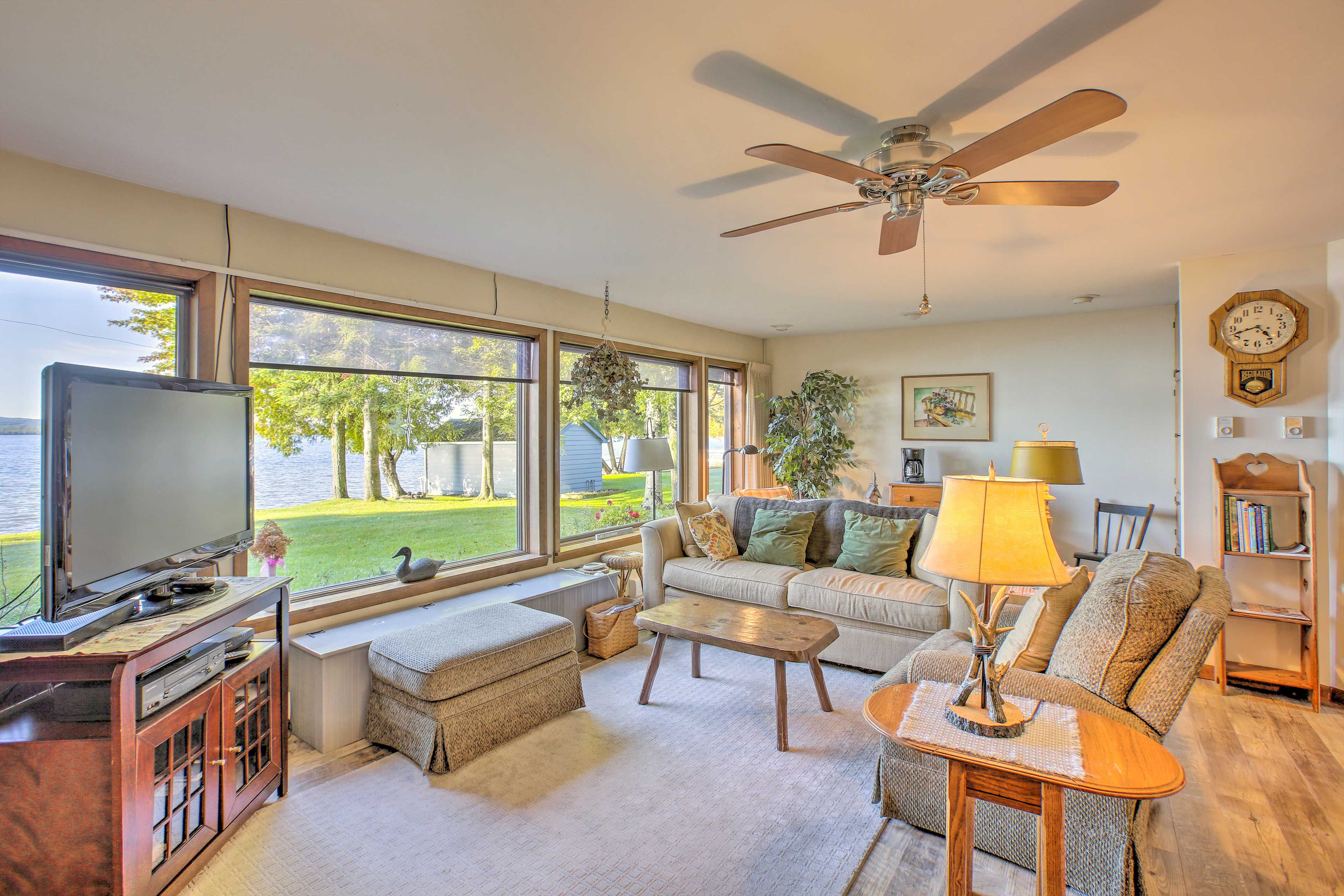 Cedar Vacation Rental | 3BR | 2BA | 1-Story Cottage | Step-Free Access