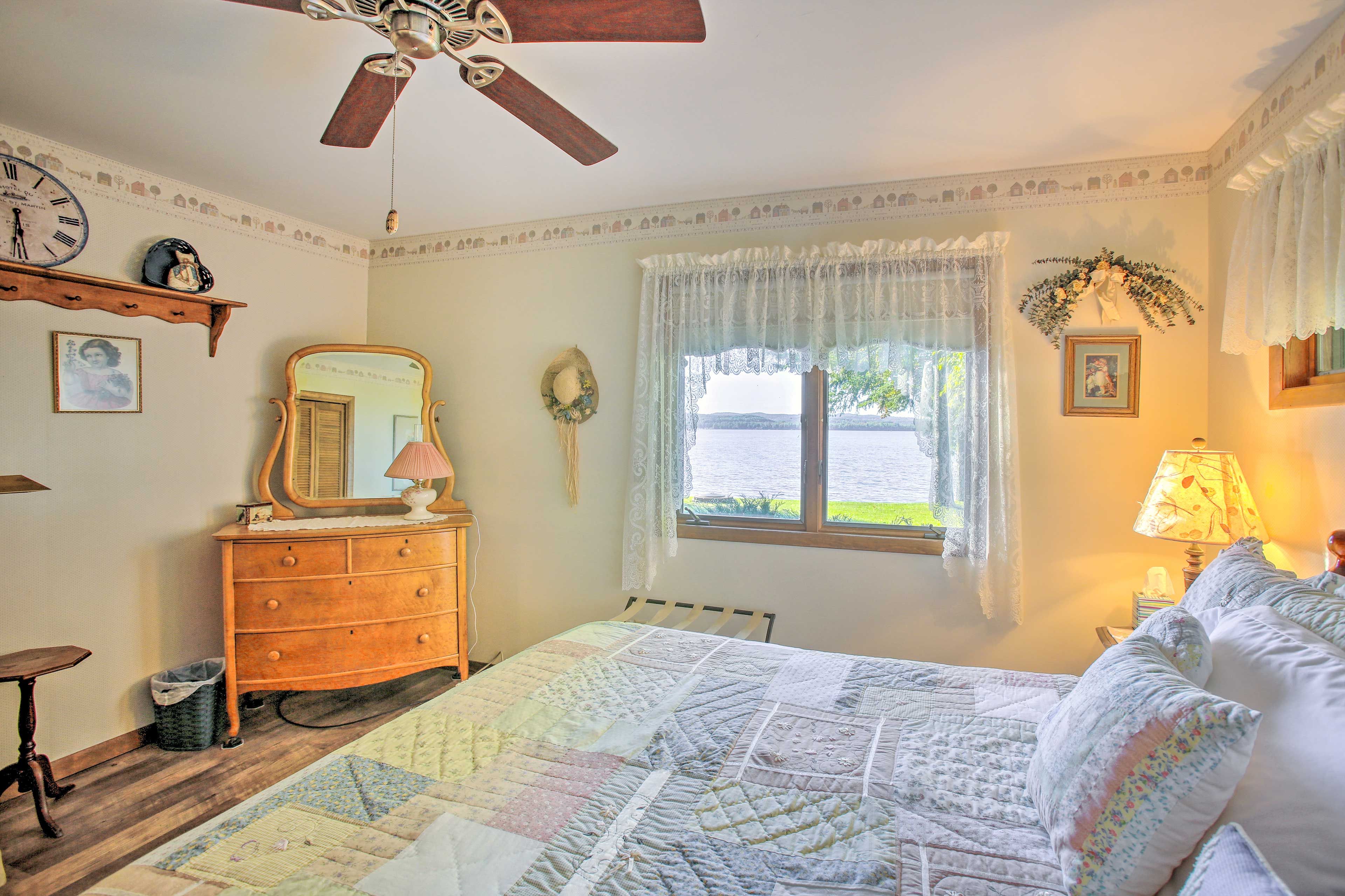 Bedroom 2 | Linens Provided
