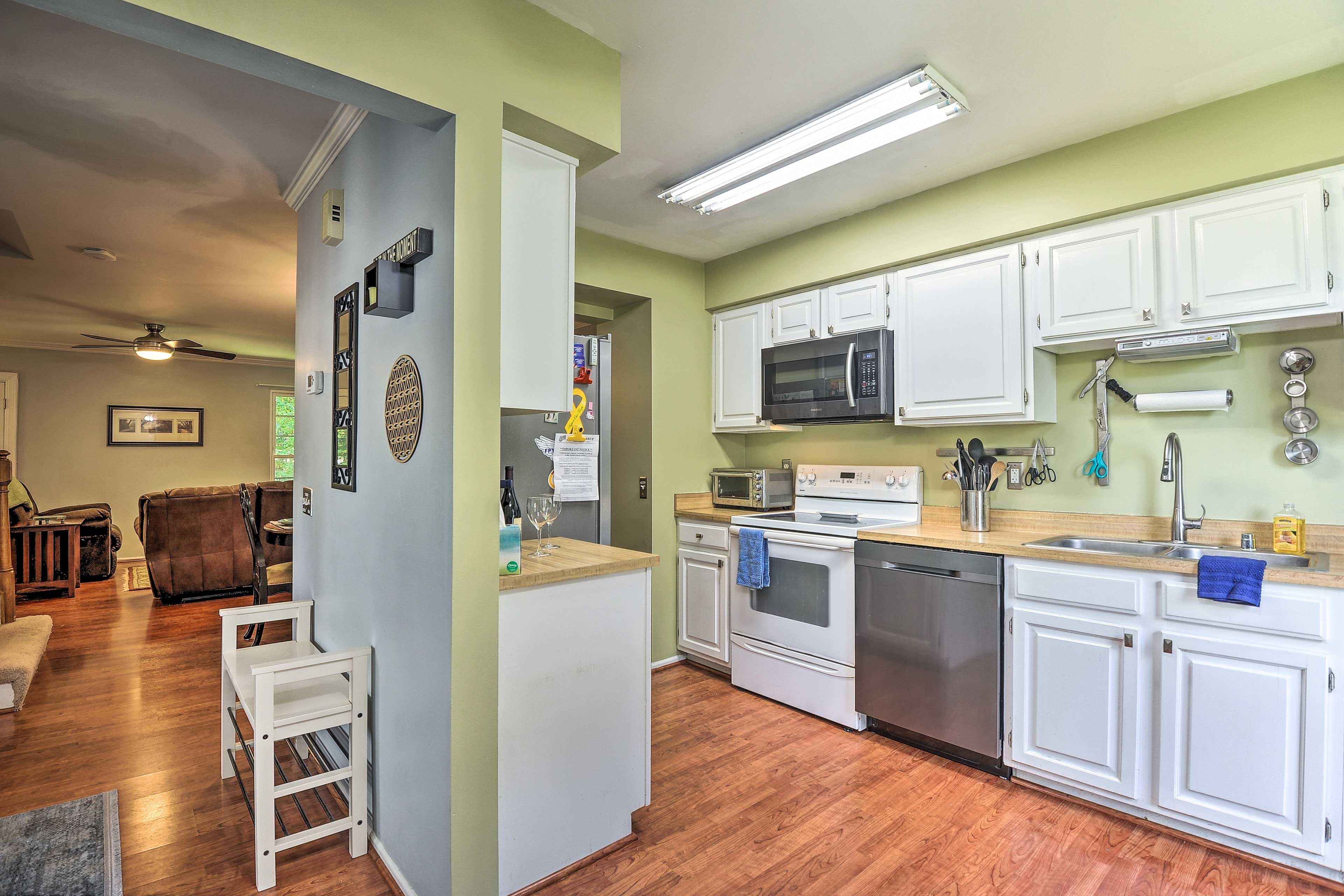 Kitchen | Fully Equipped | Cooking Basics