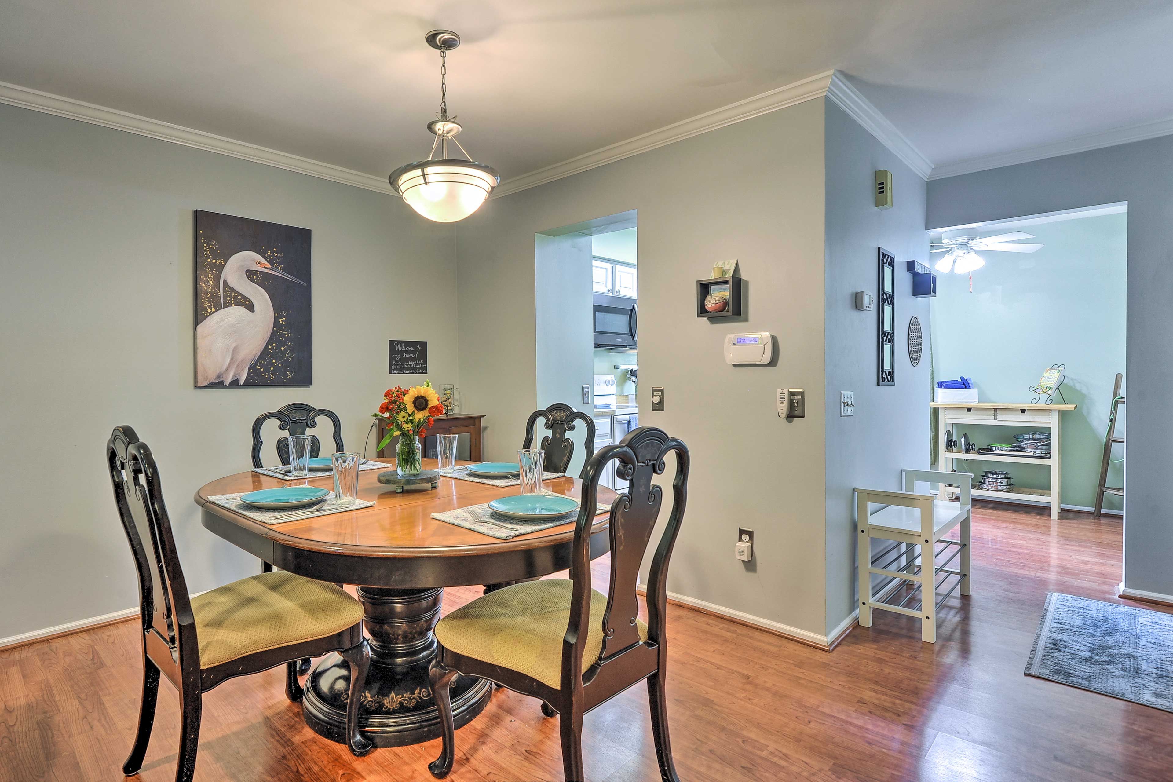 Dining Area | Main Level | Dishware Provided