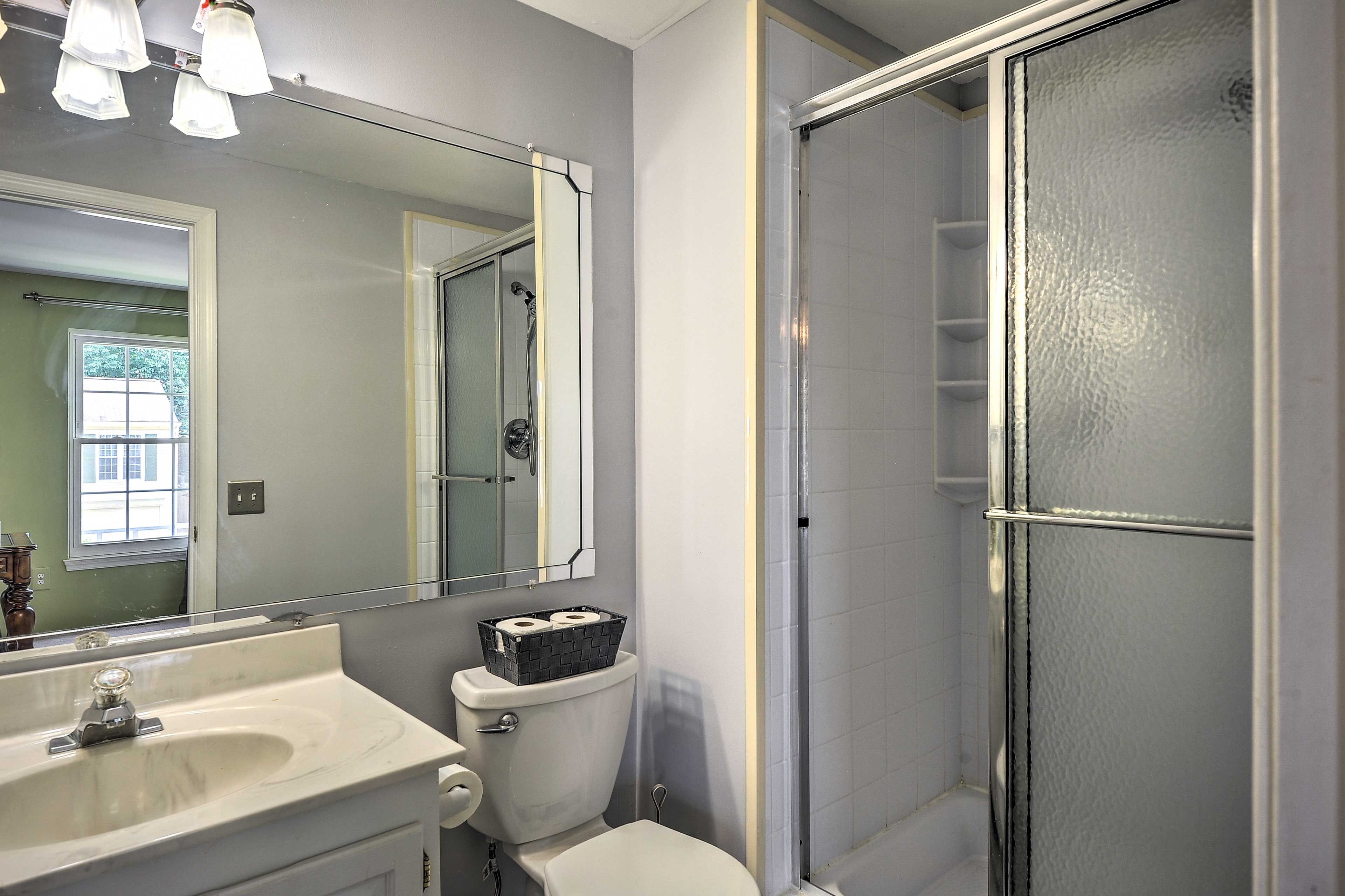 En-Suite Bathroom | Linens Provided | Complimentary Toiletries
