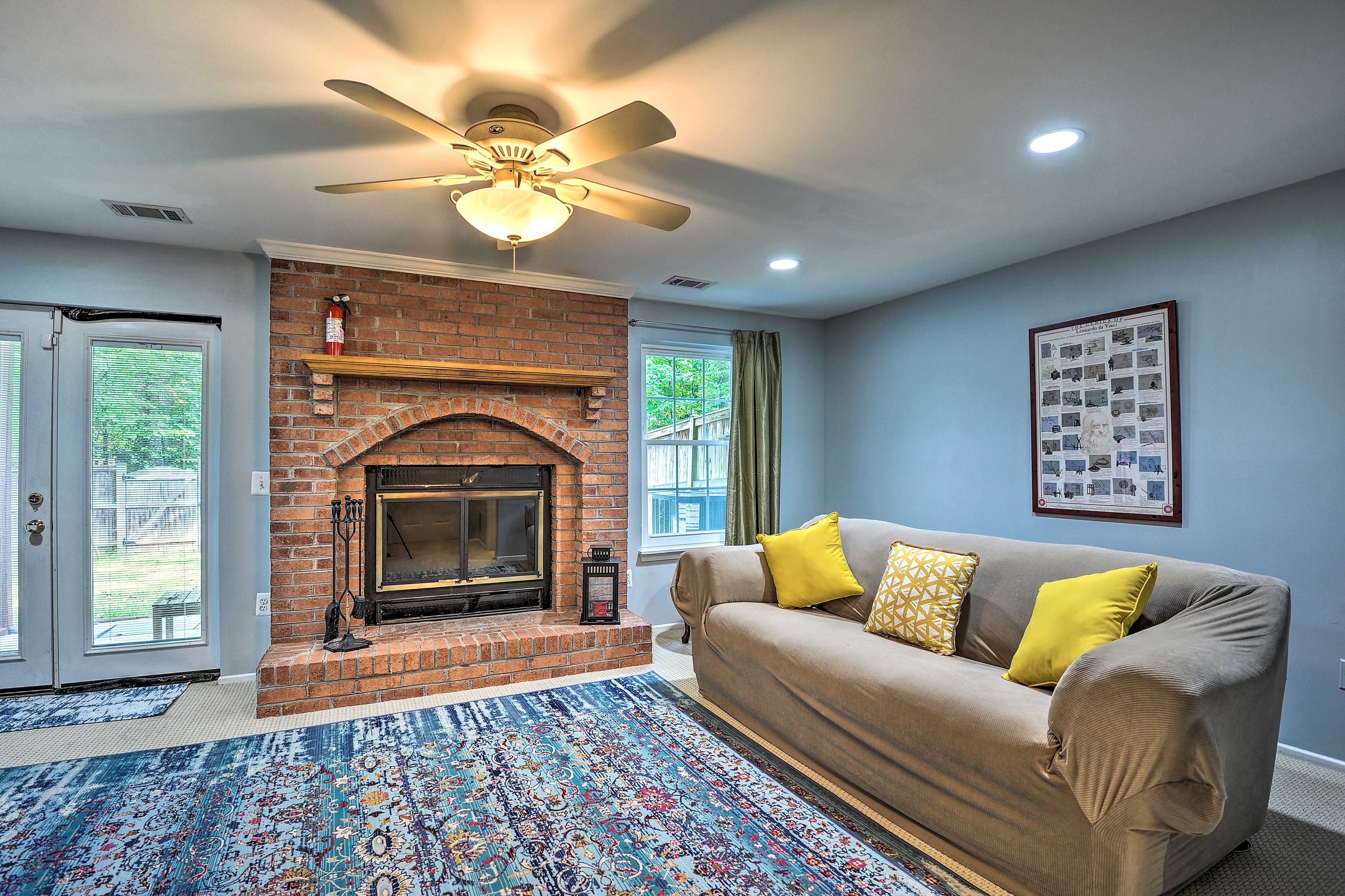 Lower Living Room | Free WiFi