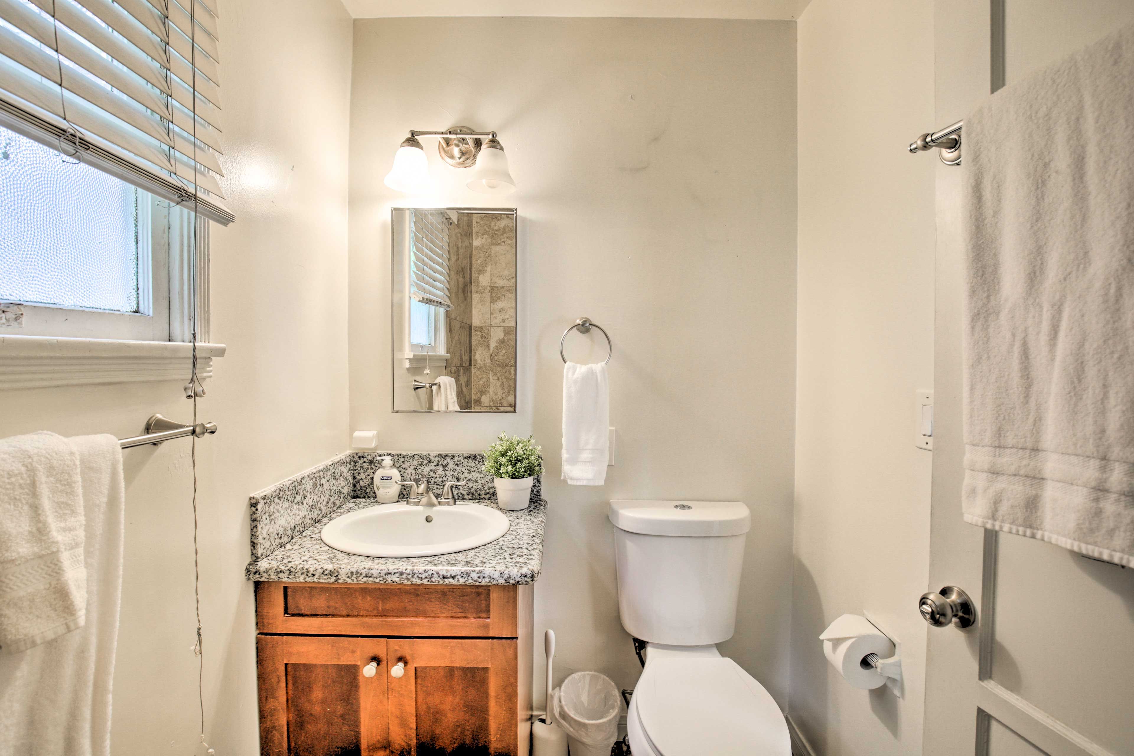 En-Suite Bathroom | Complimentary Toiletries