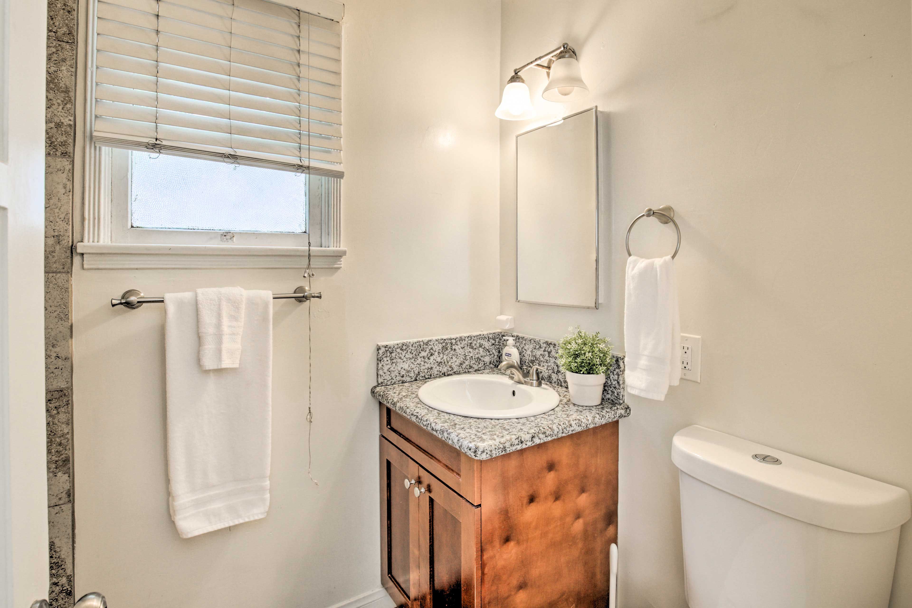 En-Suite Bathroom | Linens & Towels Provided