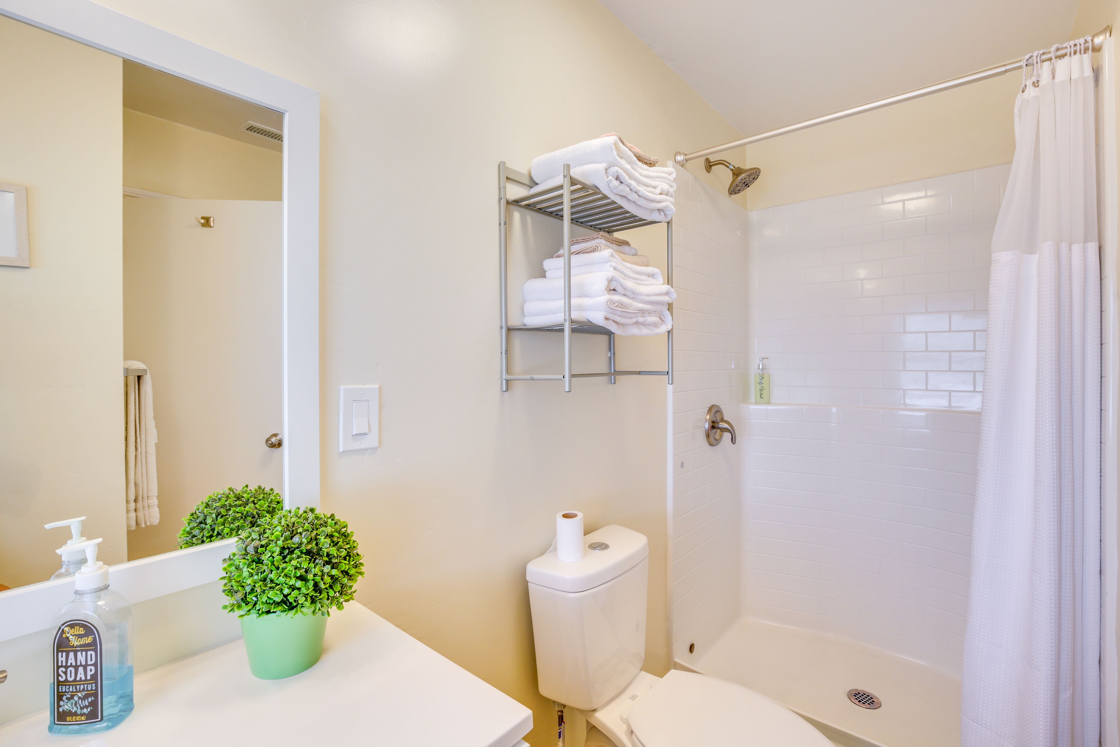 En-Suite Bathroom | Complimentary Toiletries
