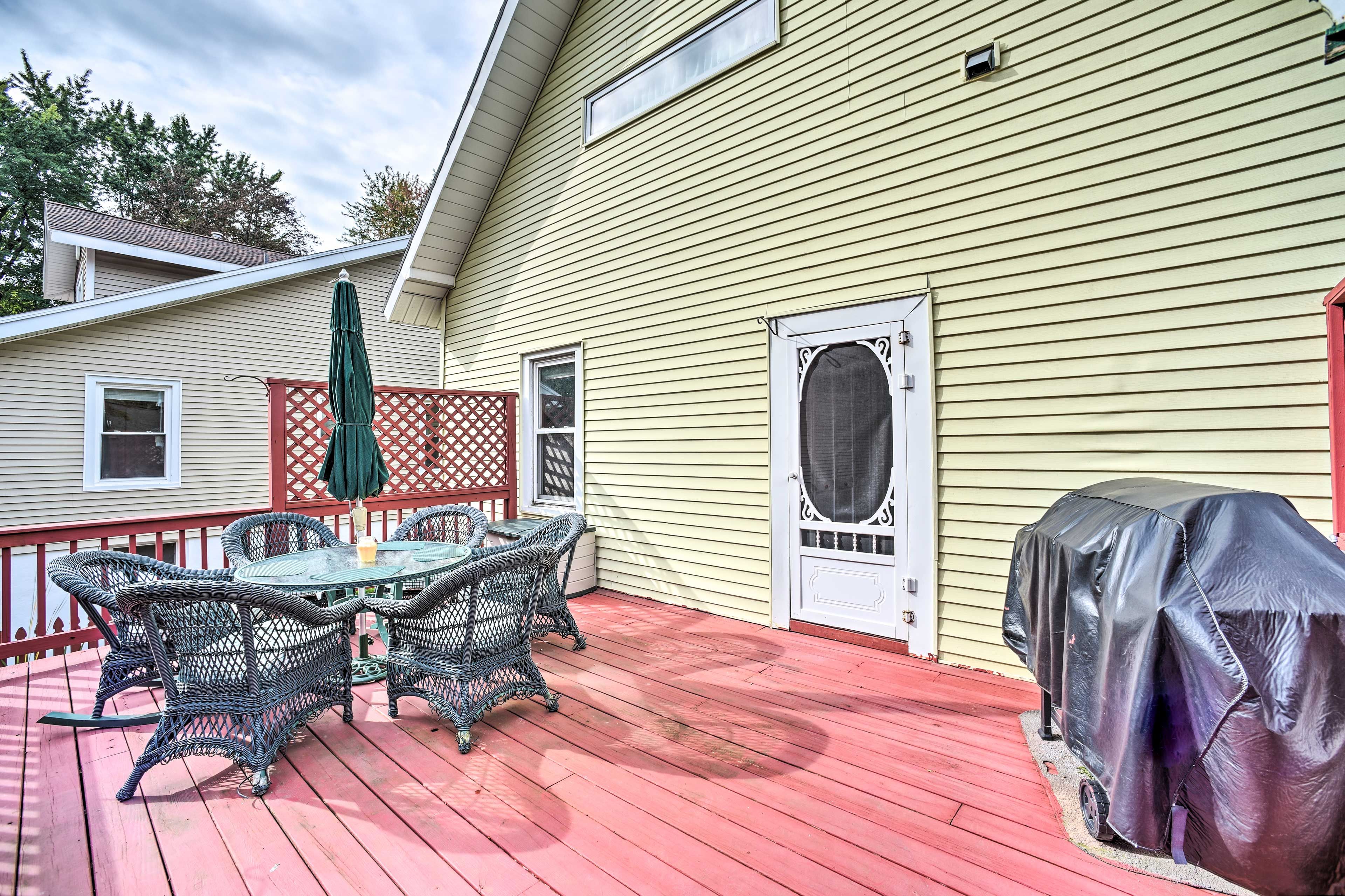 Private Deck | Outdoor Dining Area