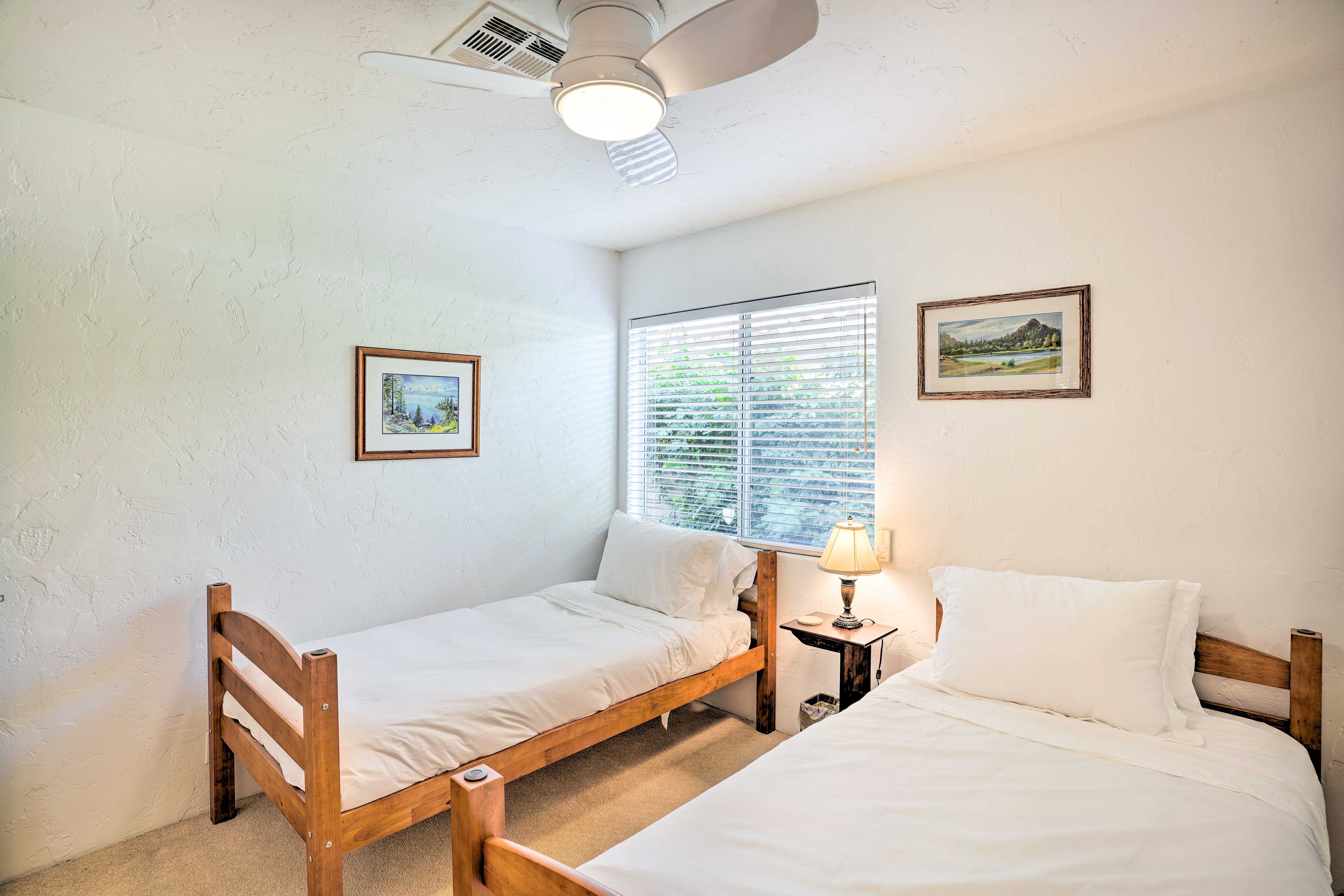 Bedroom 4 | 2 Twin Beds