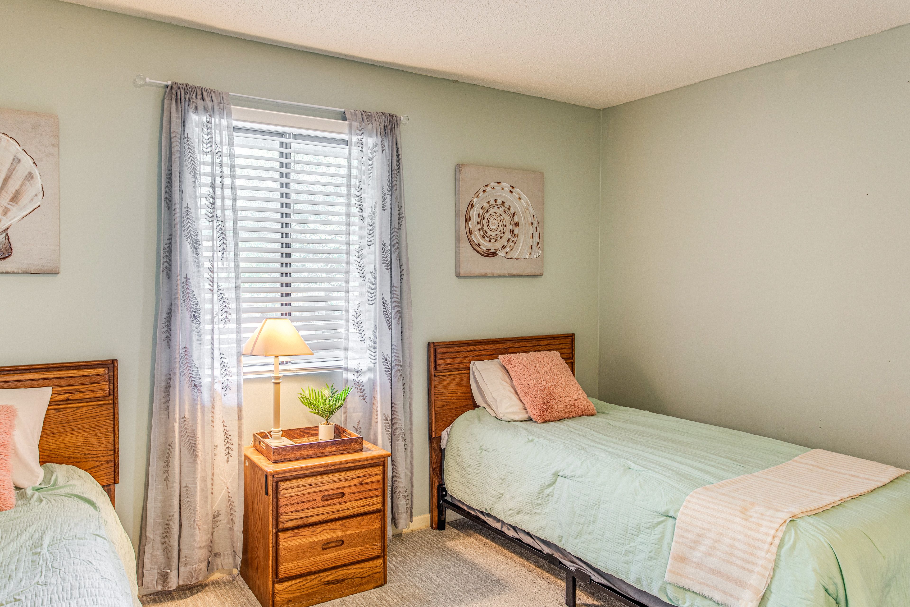 Bedroom 2 | 2 Twin Beds
