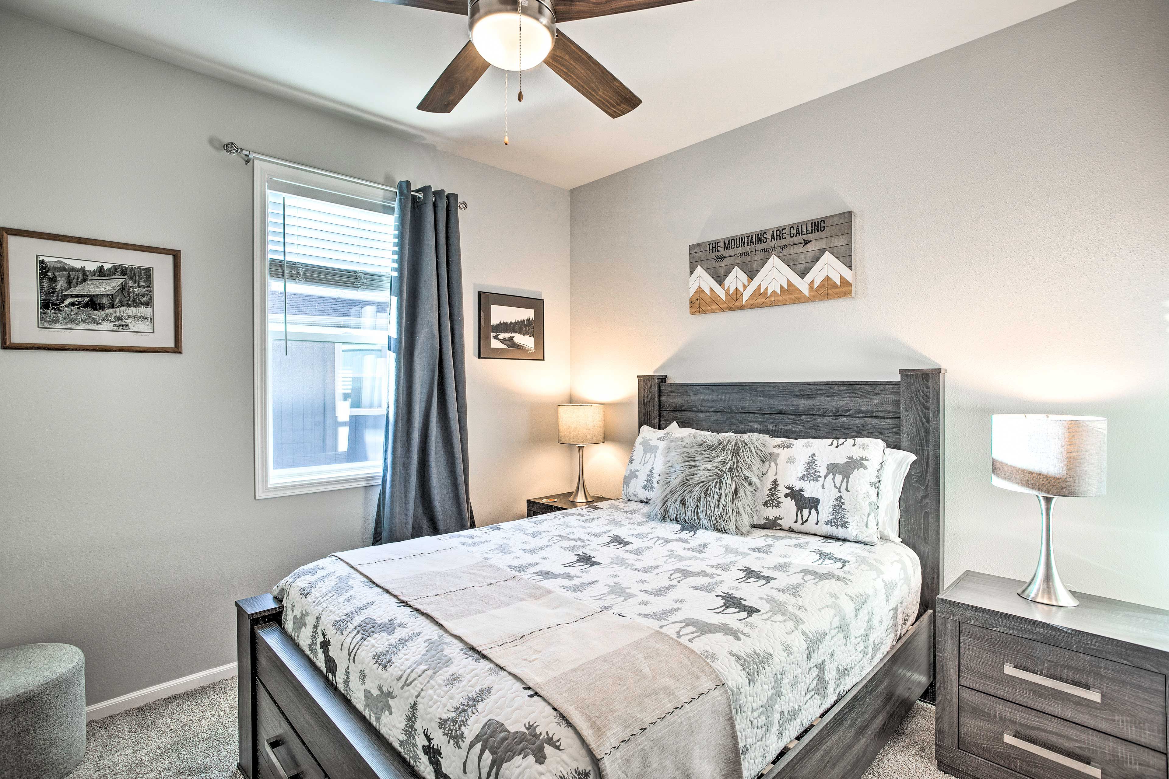 Bedroom 2 | Queen Bed