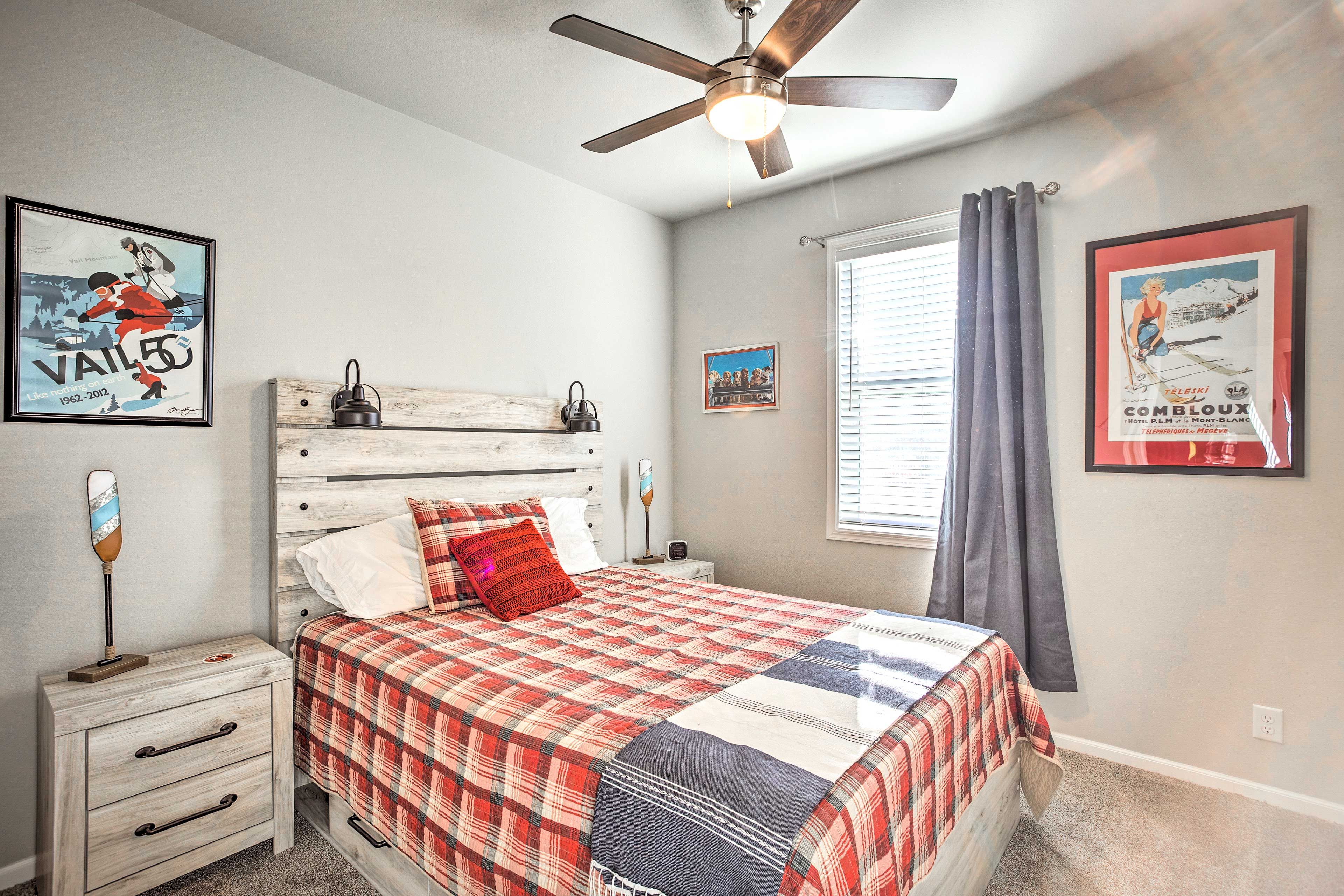 Bedroom 3 | Queen Bed