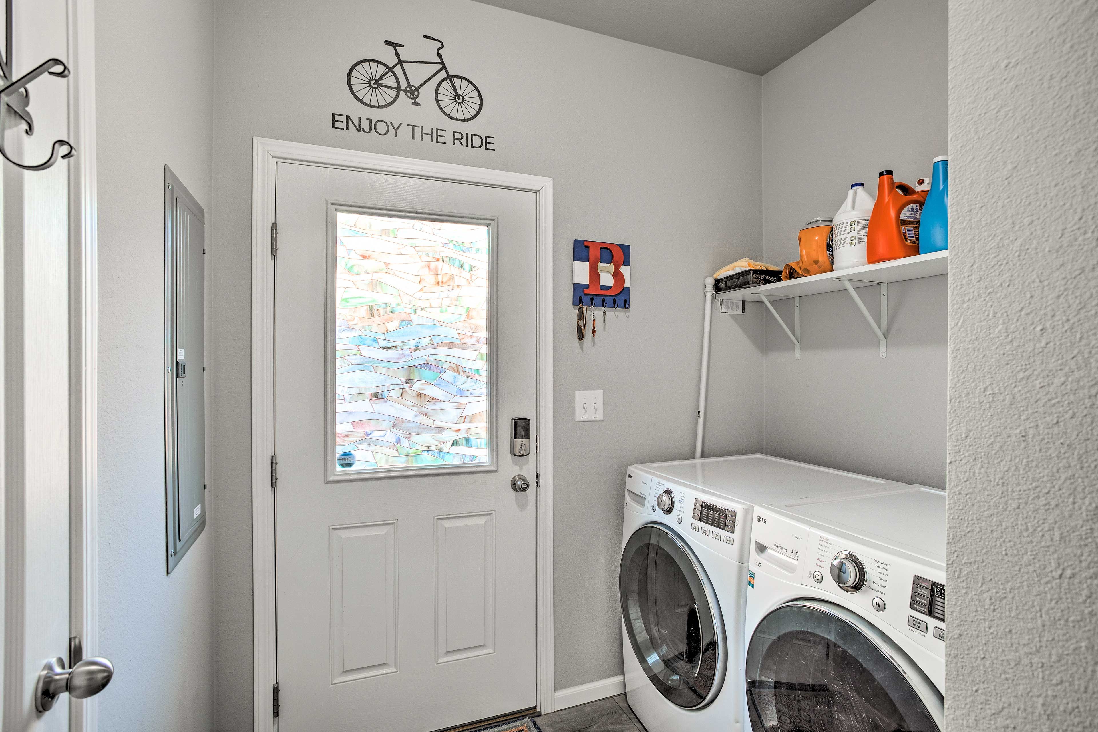 Side Entrance | Washer/Dryer
