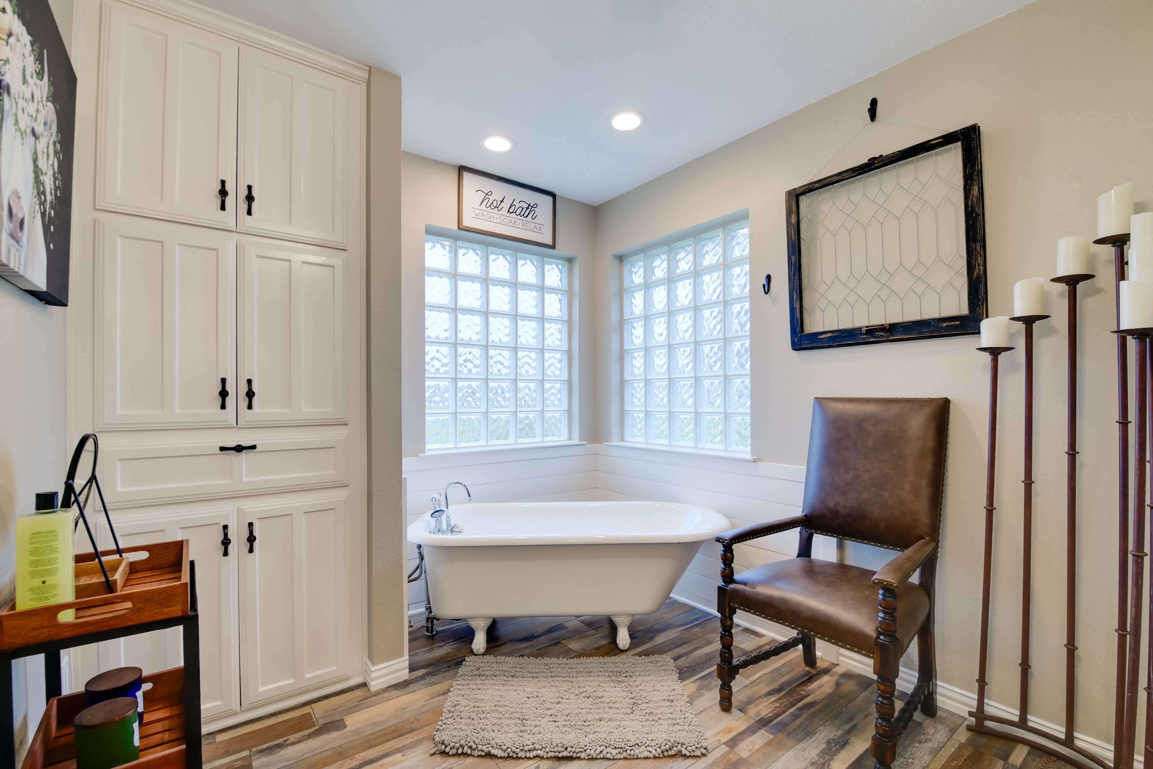 En-Suite Bathroom | Vintage Clawfoot Tub | Keyless Entry