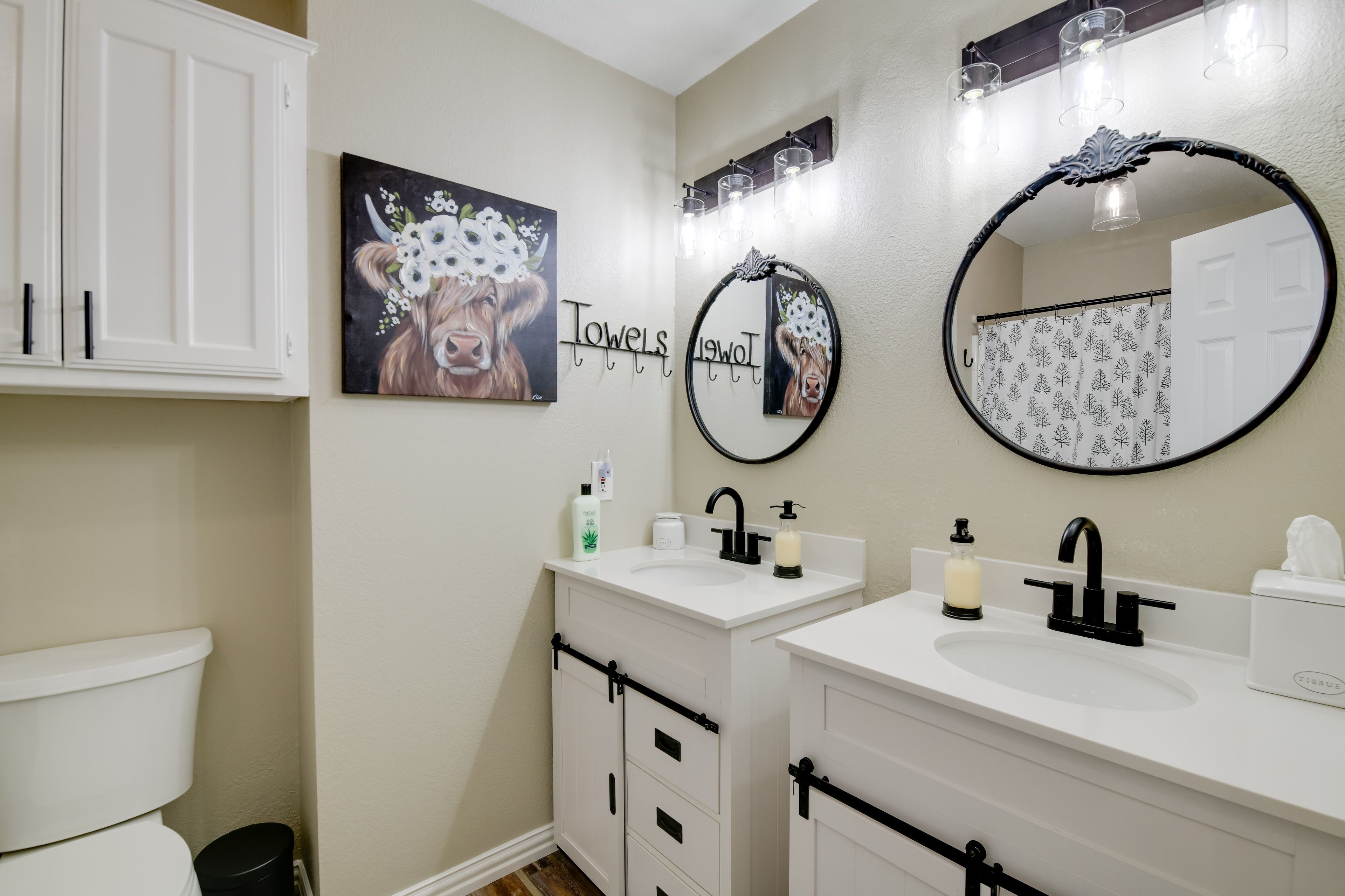 Full Bathroom | Towels Provided