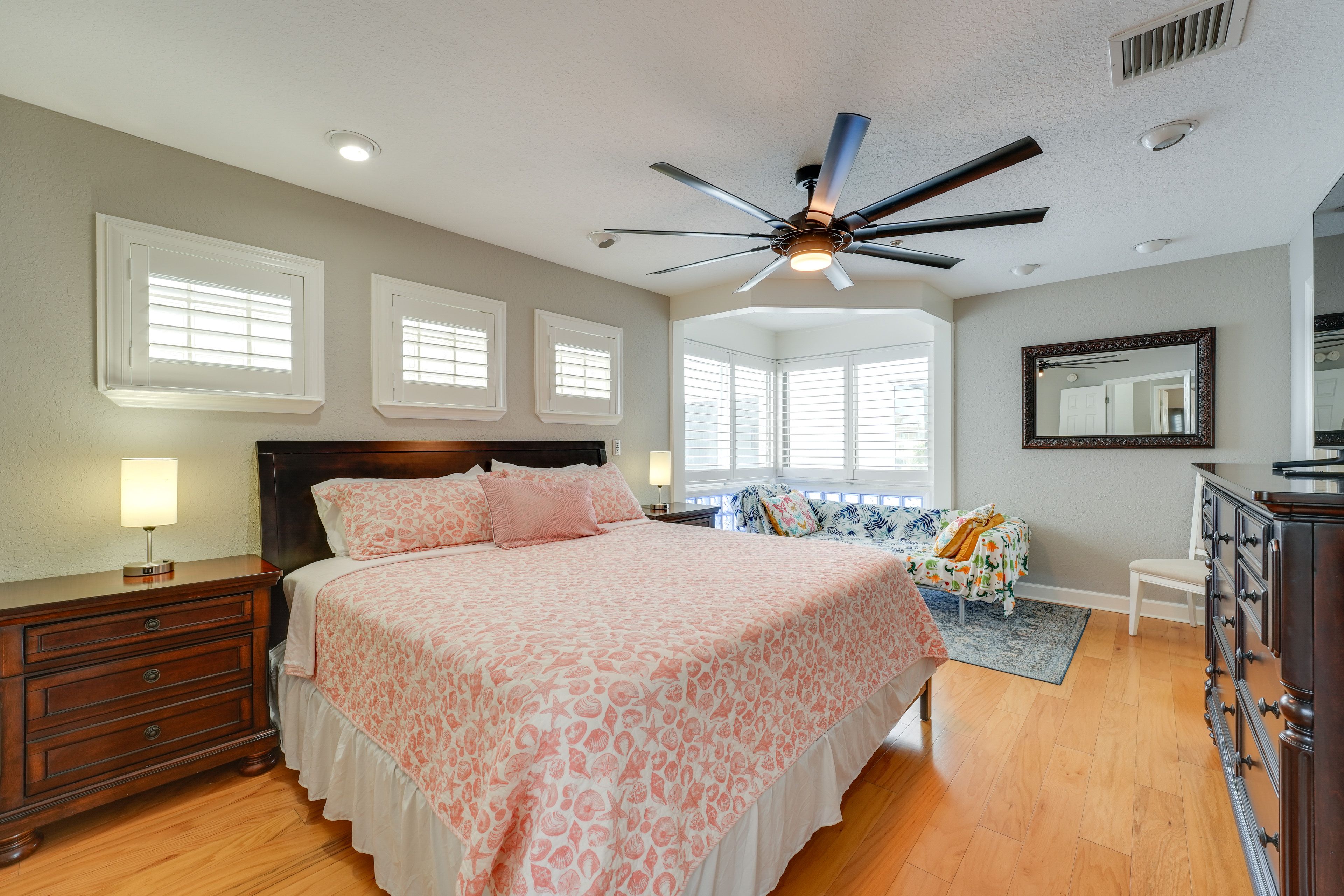 Bedroom 1 | King Bed | Upper Level