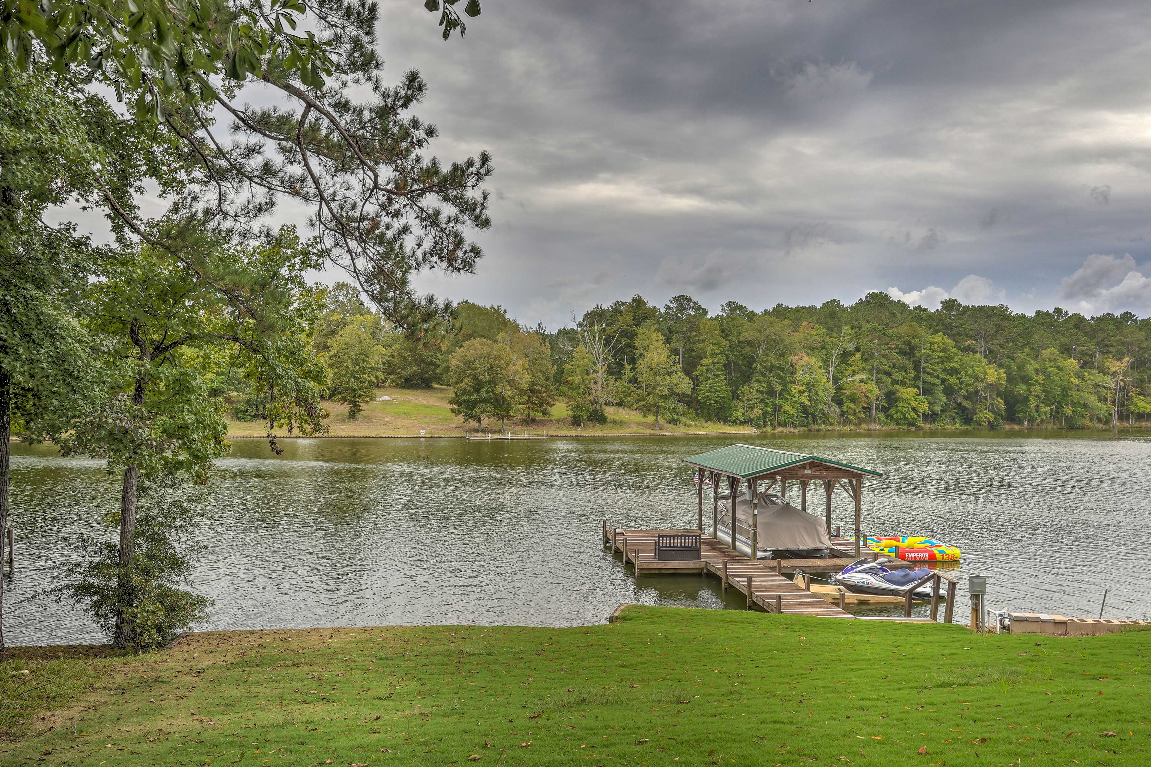Greenwood Vacation Rental | 1BR | 1.5BA | 750 Sq Ft | Stairs Required