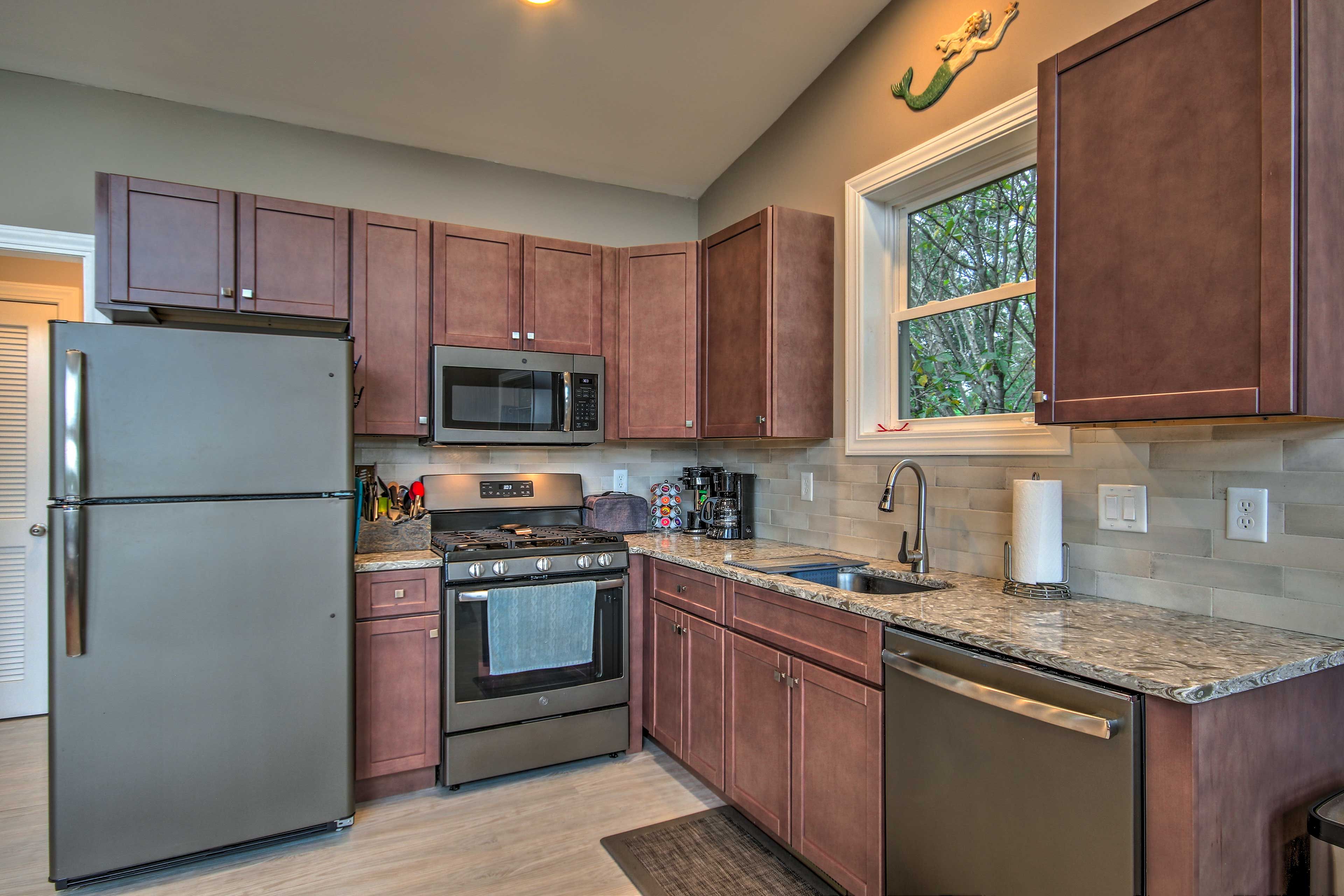 Fully Equipped Kitchen | Cooking Basics Provided