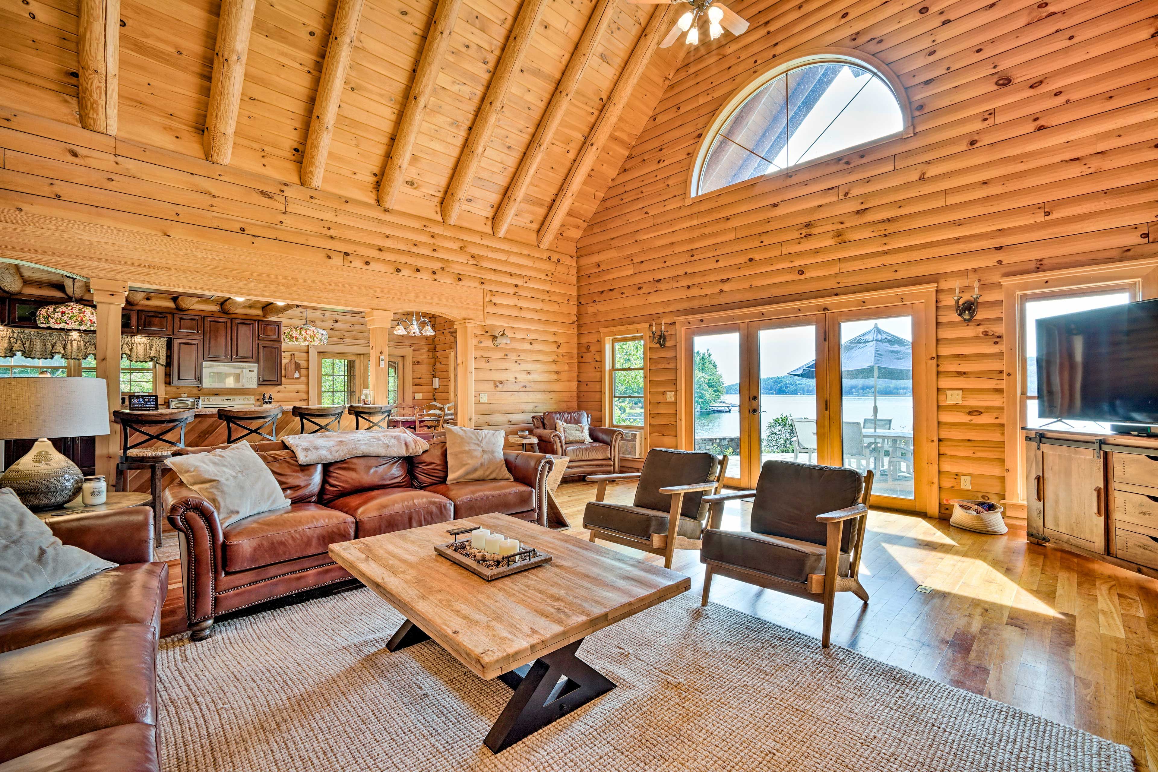Living Room | Smart TV