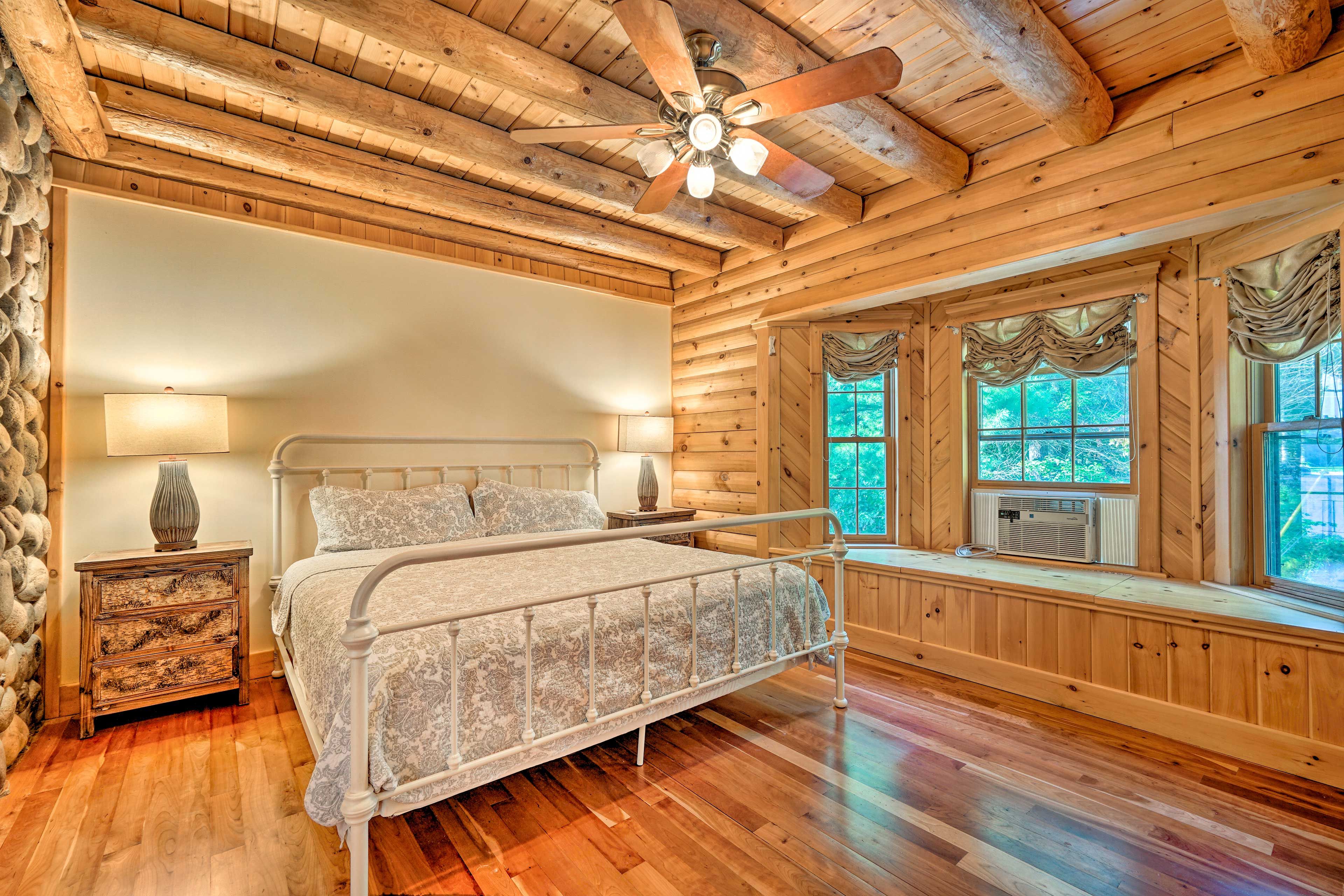 Bedroom 1 | King Bed