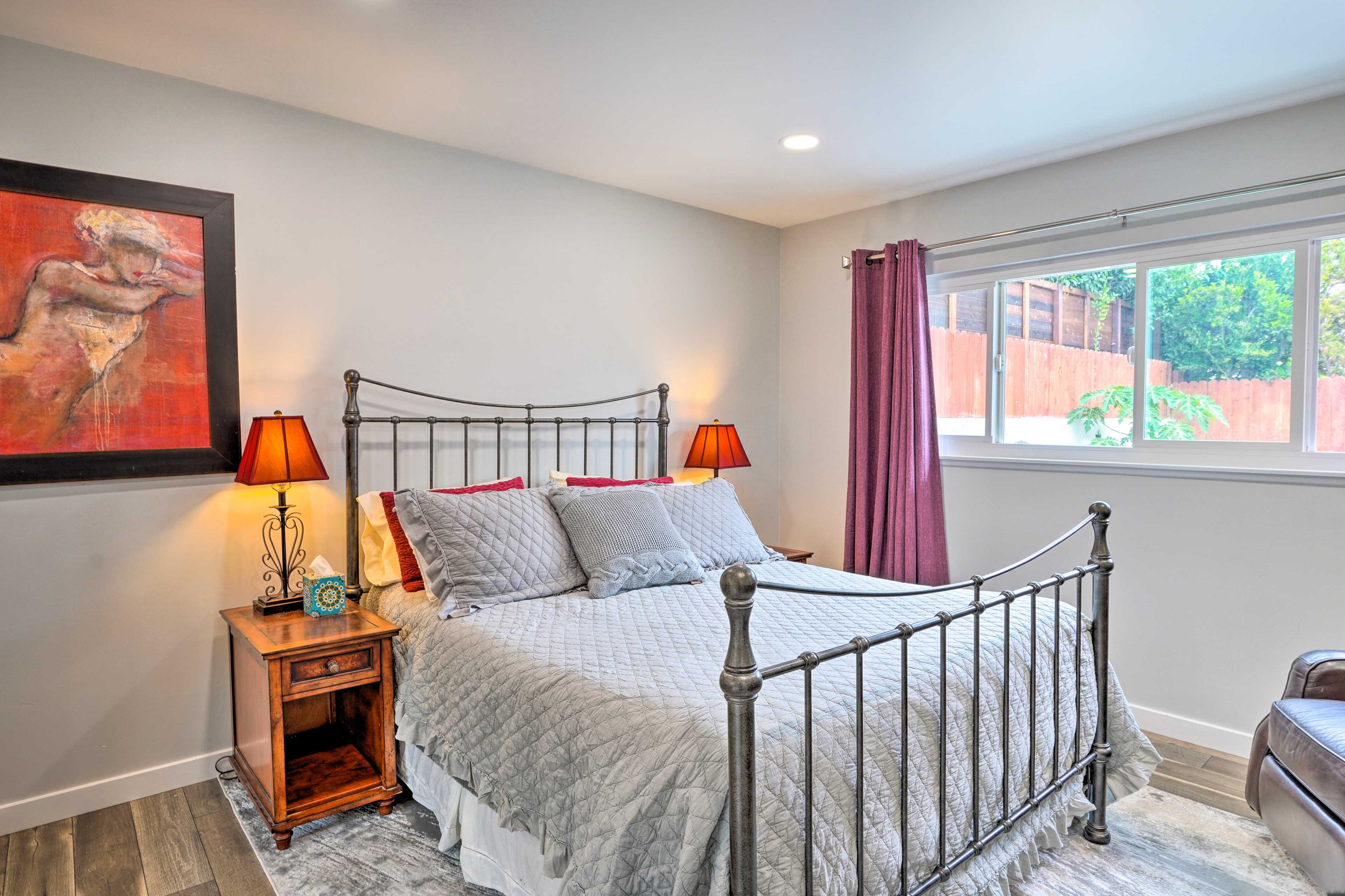 Bedroom 2 | Queen Bed
