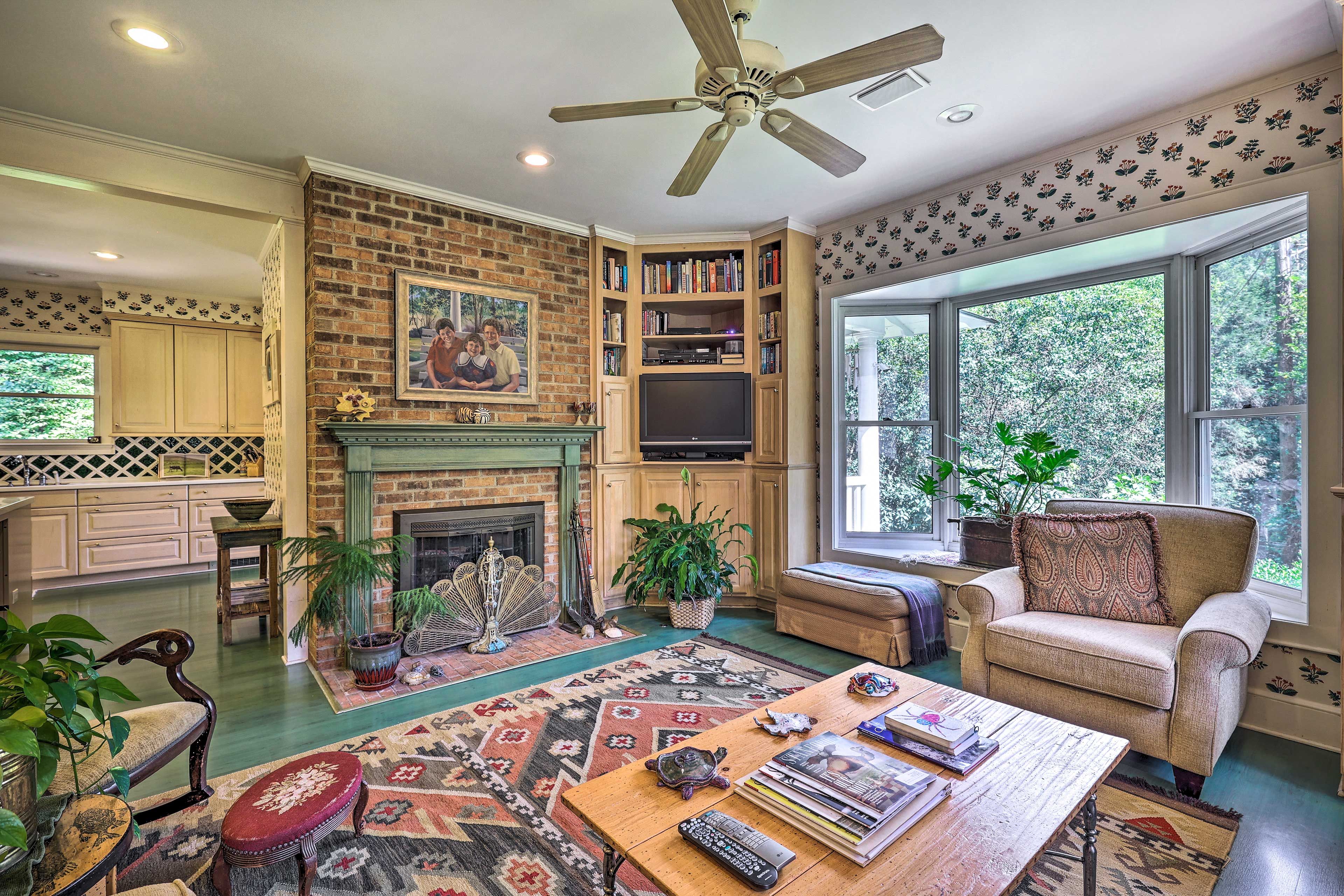 Living Room | TV & VCR Player | Video Library