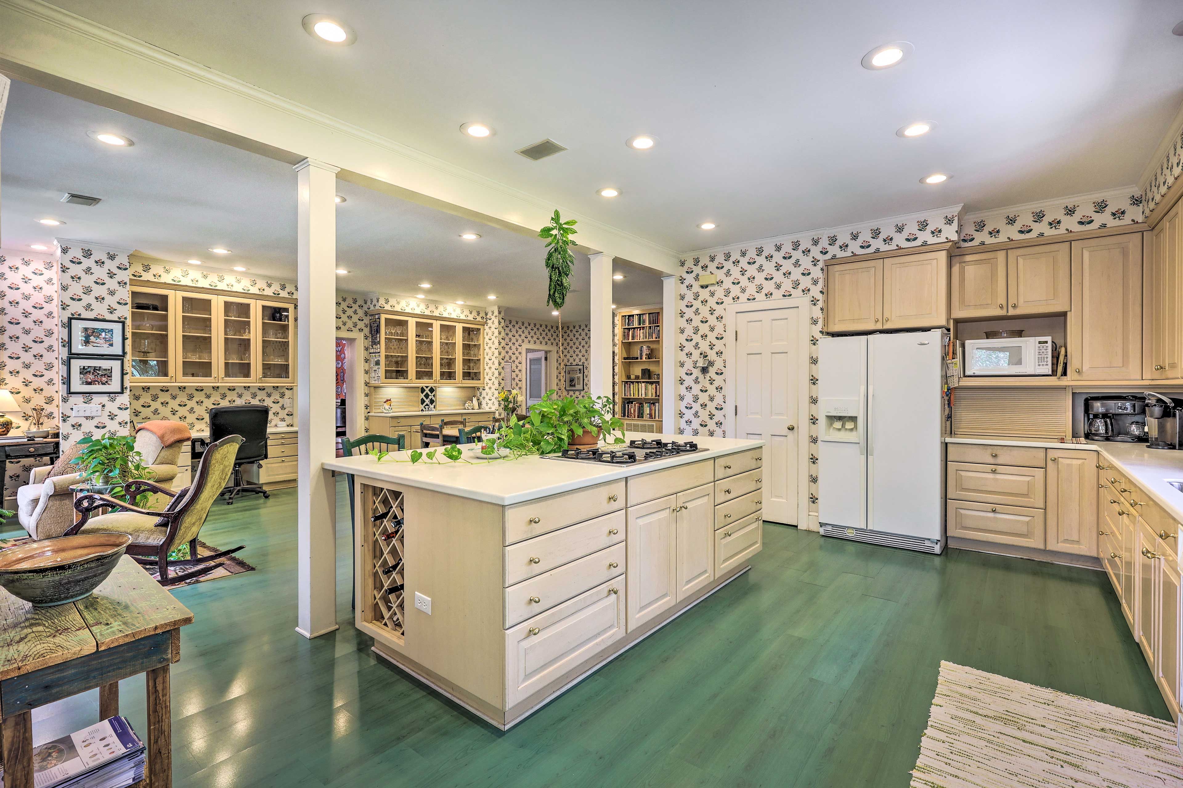 Fully Equipped Kitchen | Ice Maker