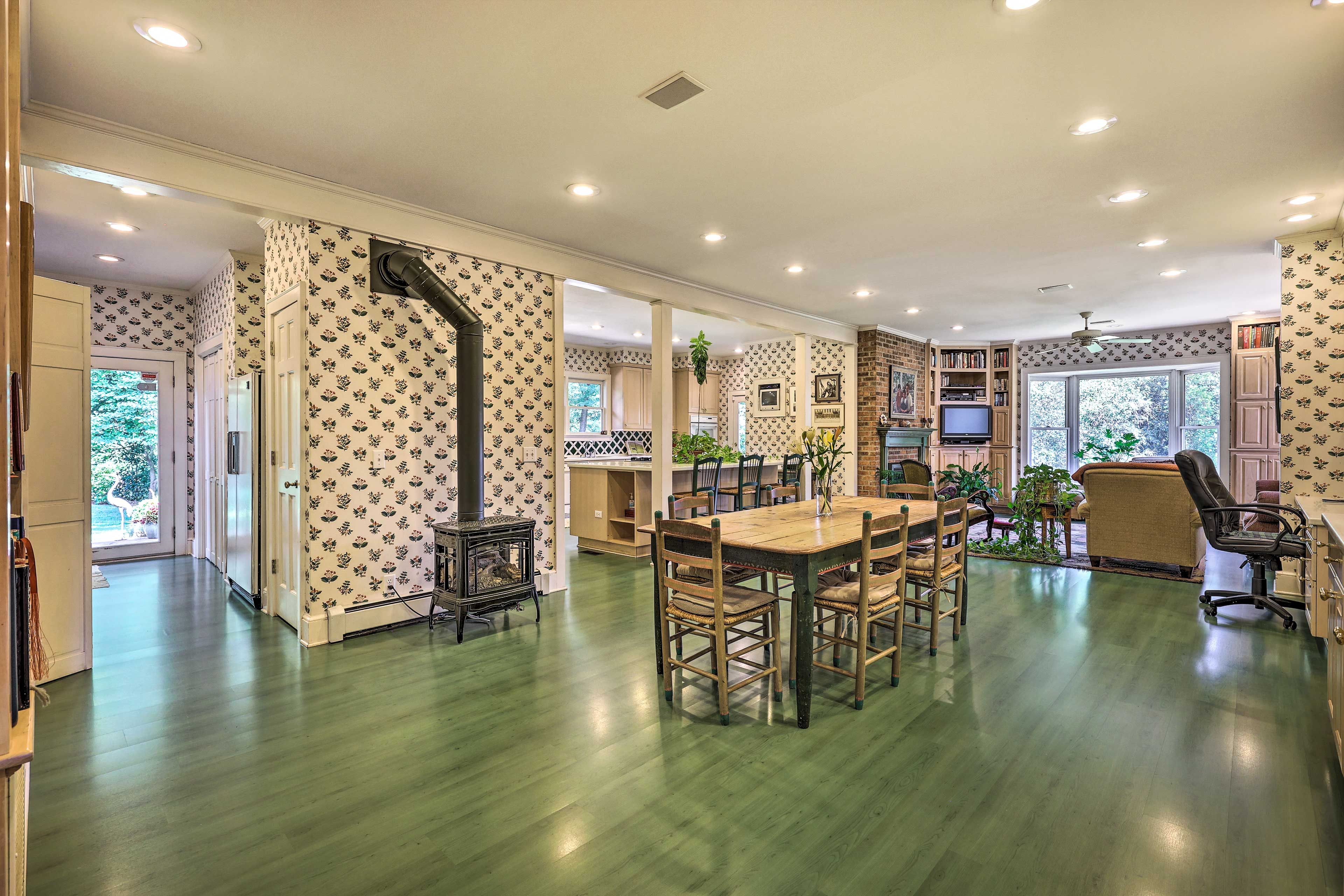 Dining Area | Thermostat