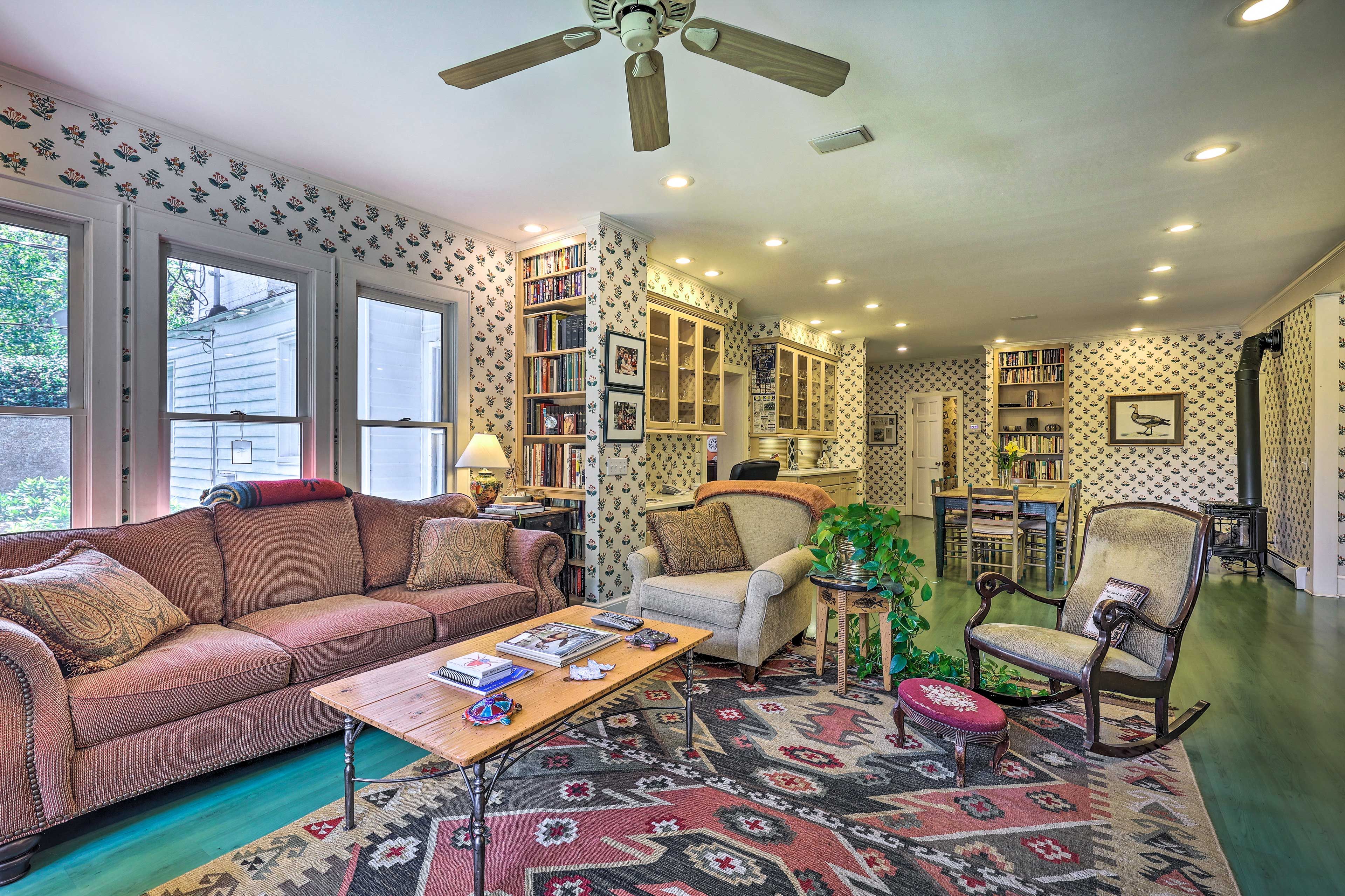 Living Room | Laptop-Friendly Workspaces