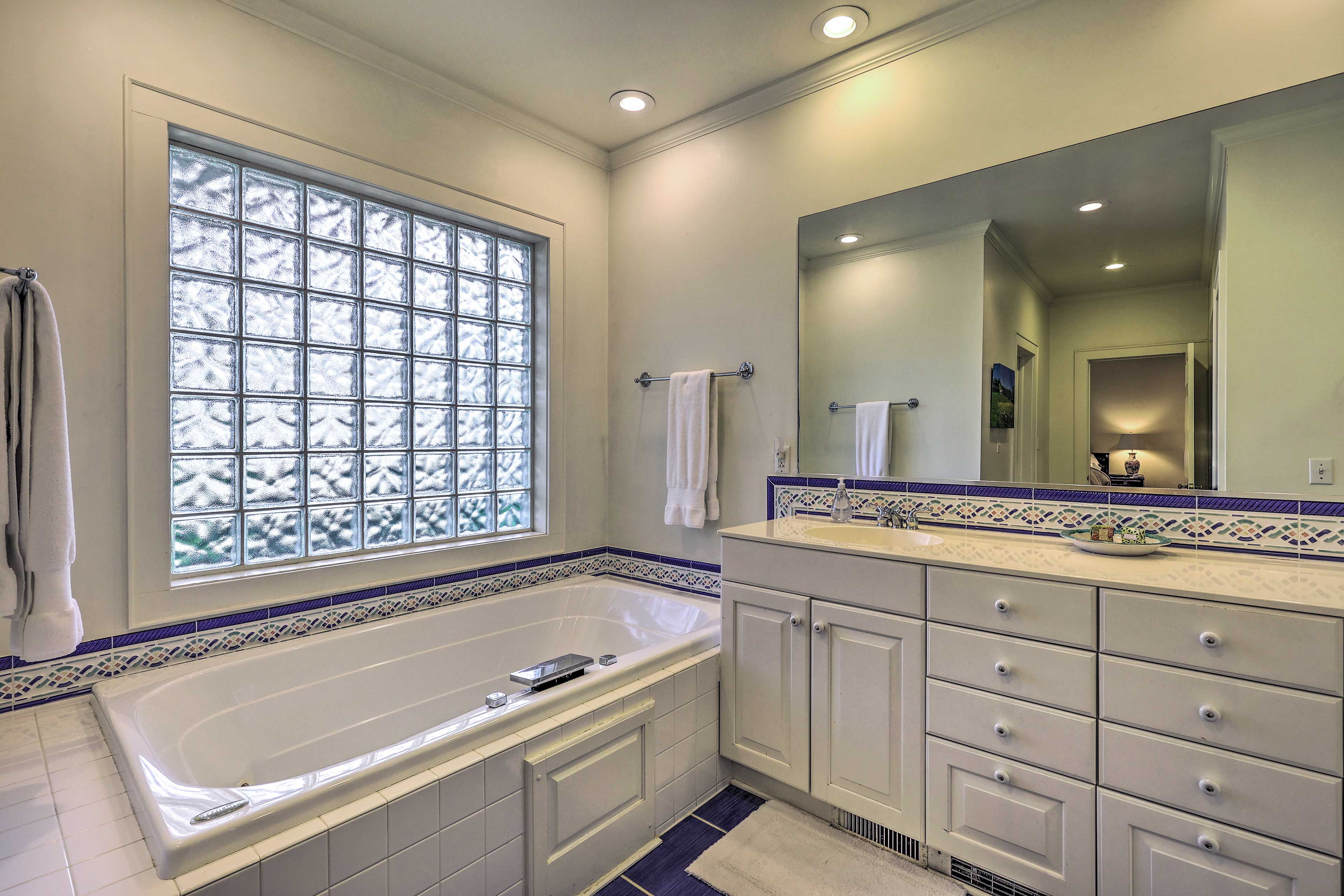 En-Suite Full Bathroom | 1st Floor | Stairs Required