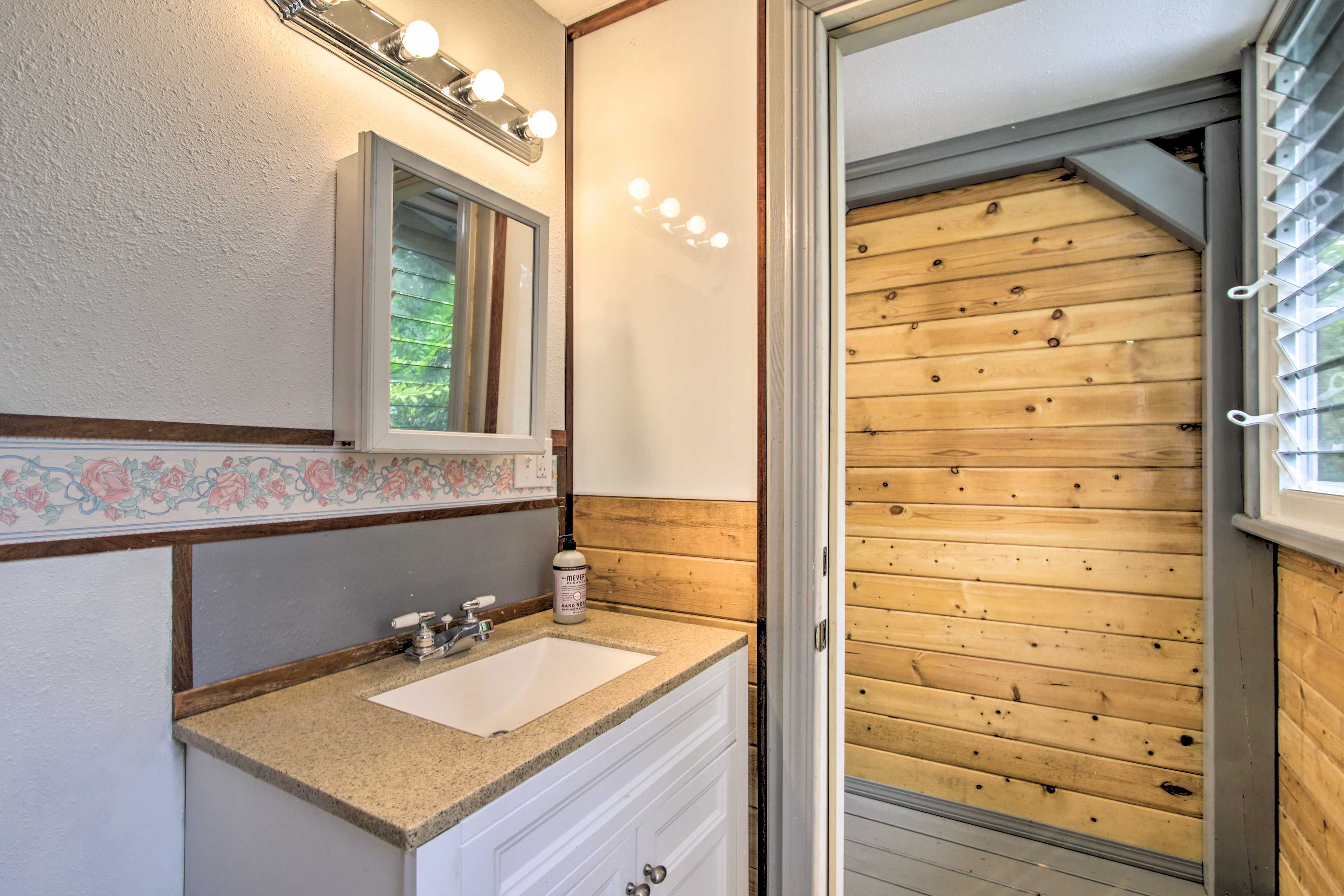 Bathroom | Towels Provided