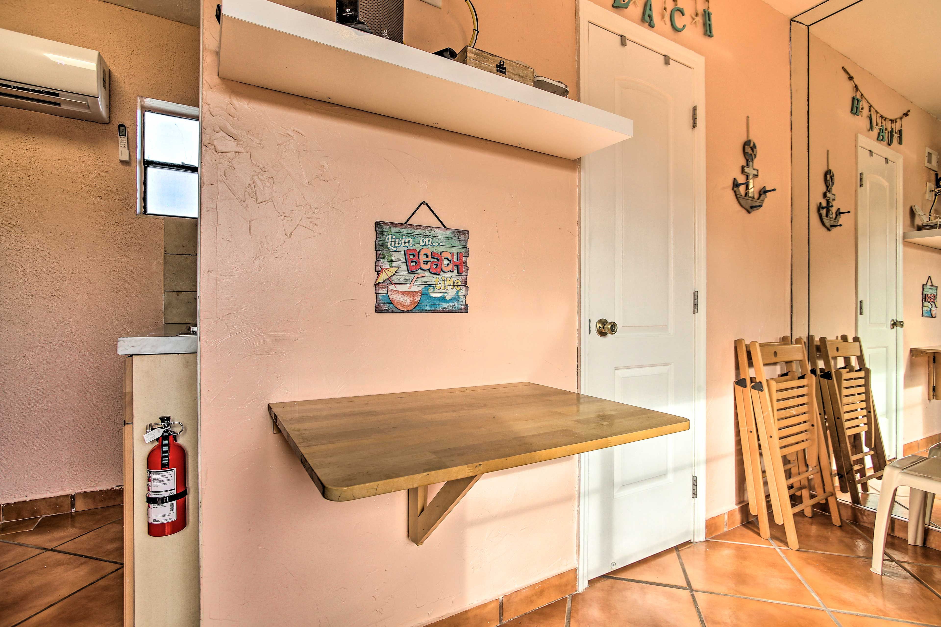 Studio | Fold-Up Dining Table