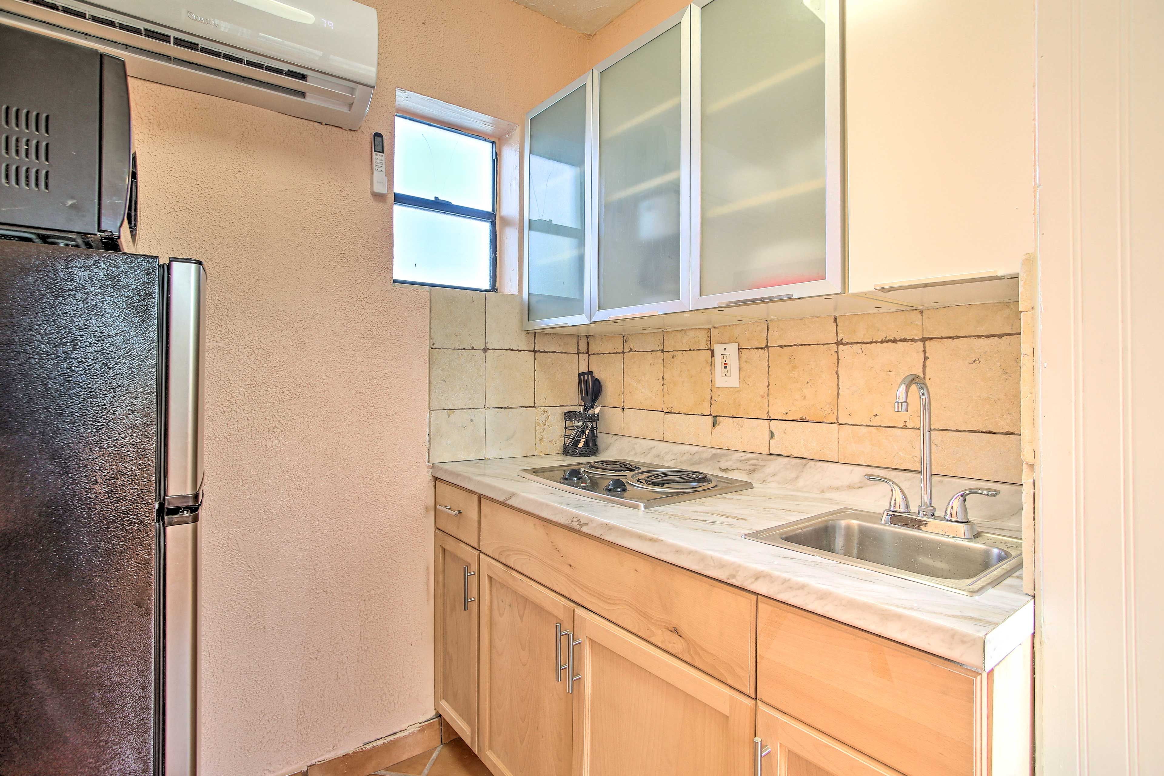 Studio | Well-Equipped Kitchenette