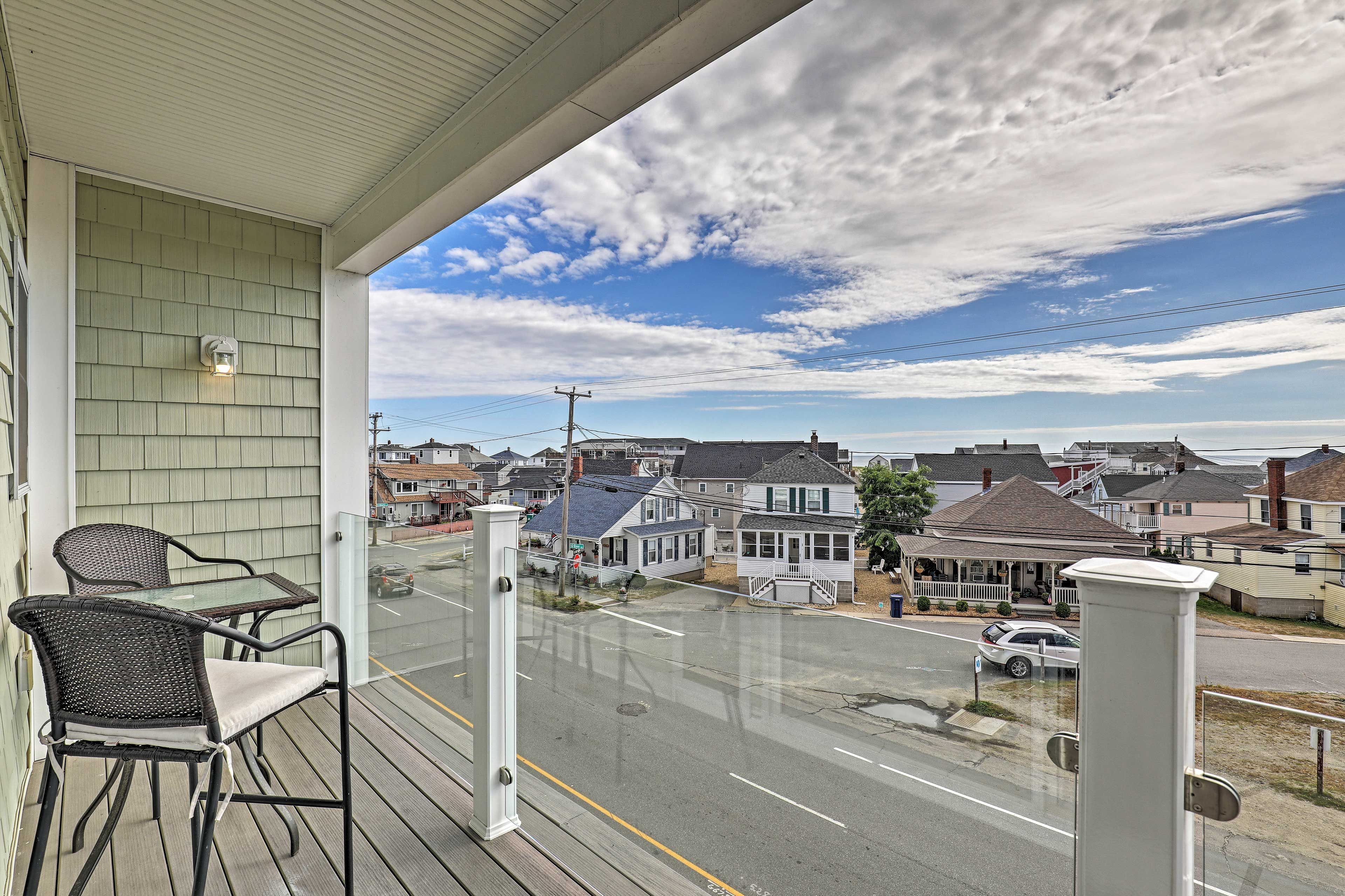 Private Balcony | 1,470 Sq Ft