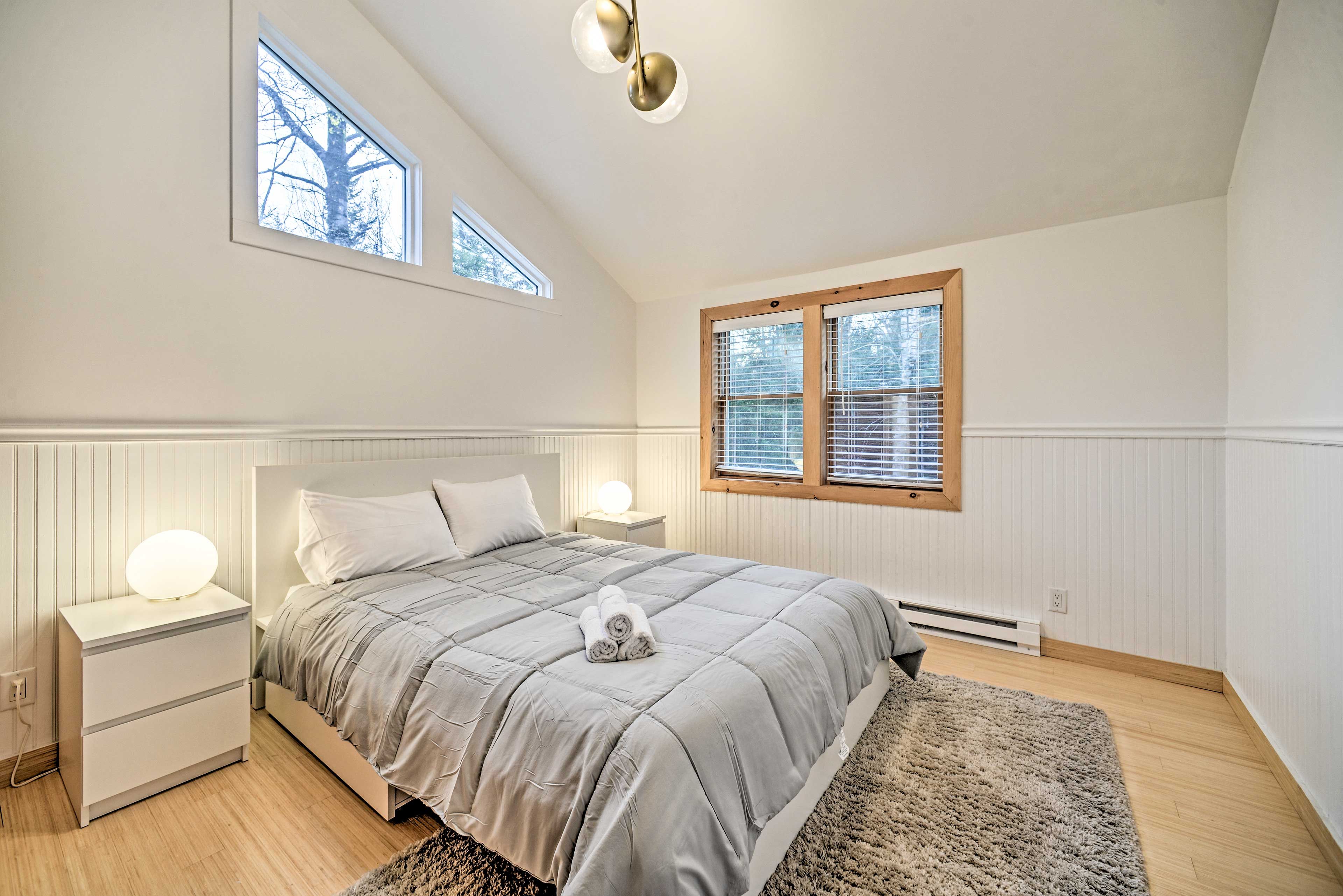 Bedroom 2 | Queen Bed