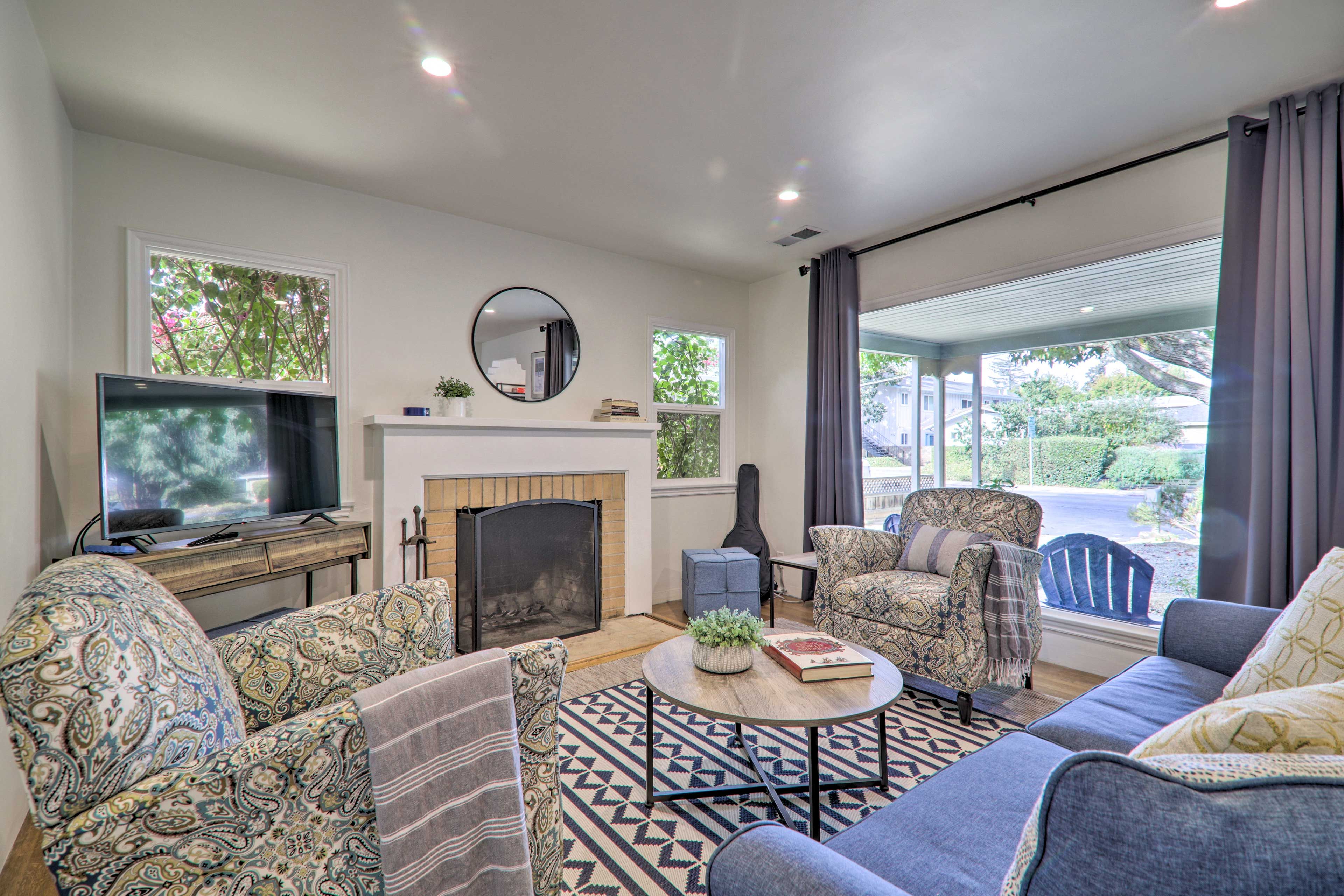 Menlo Park Vacation Rental | 2BR | 1BA | 1,080 Sq Ft | 2 Steps to Access