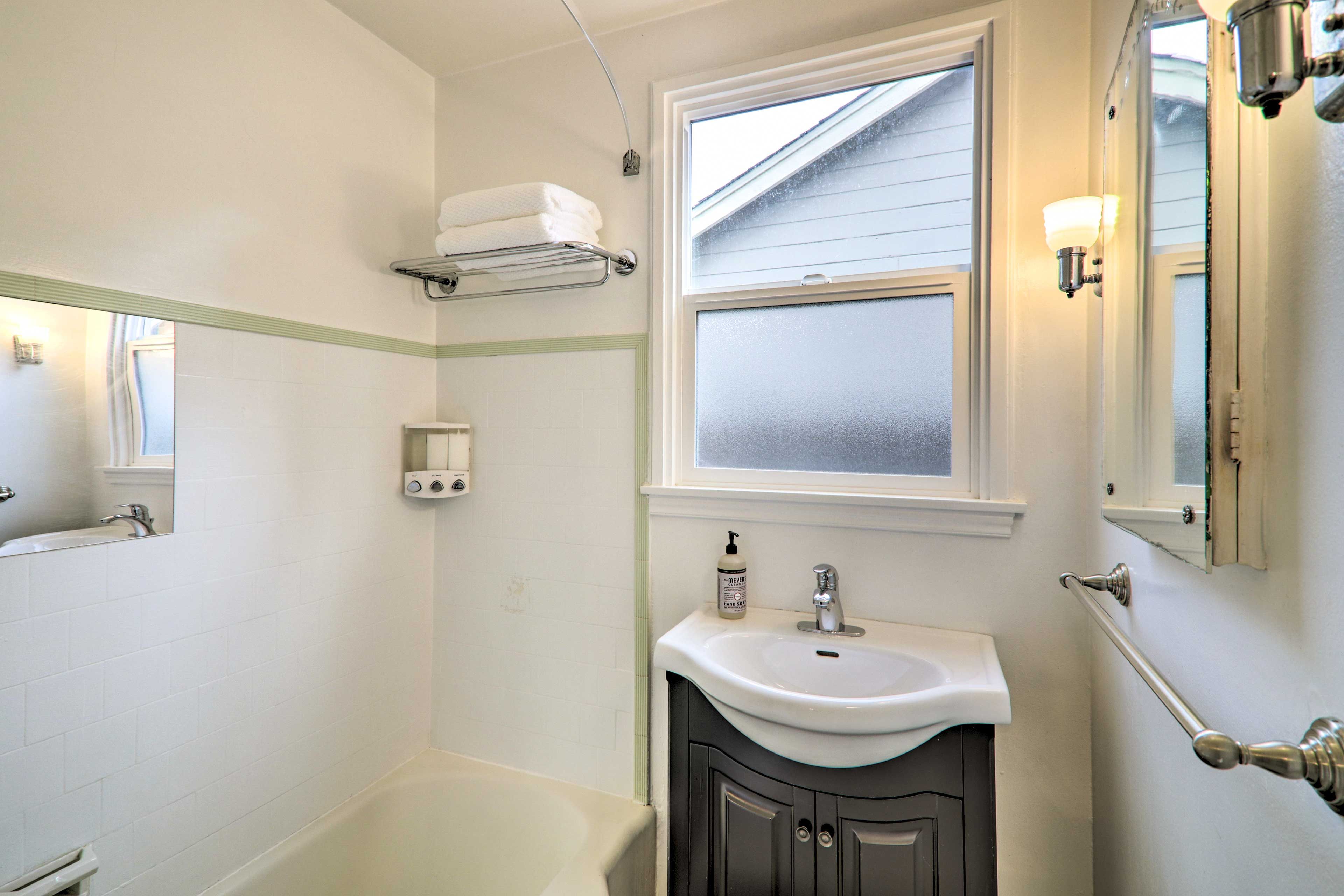 Bathroom | Towels Provided | Complimentary Toiletries | Hair Dryer