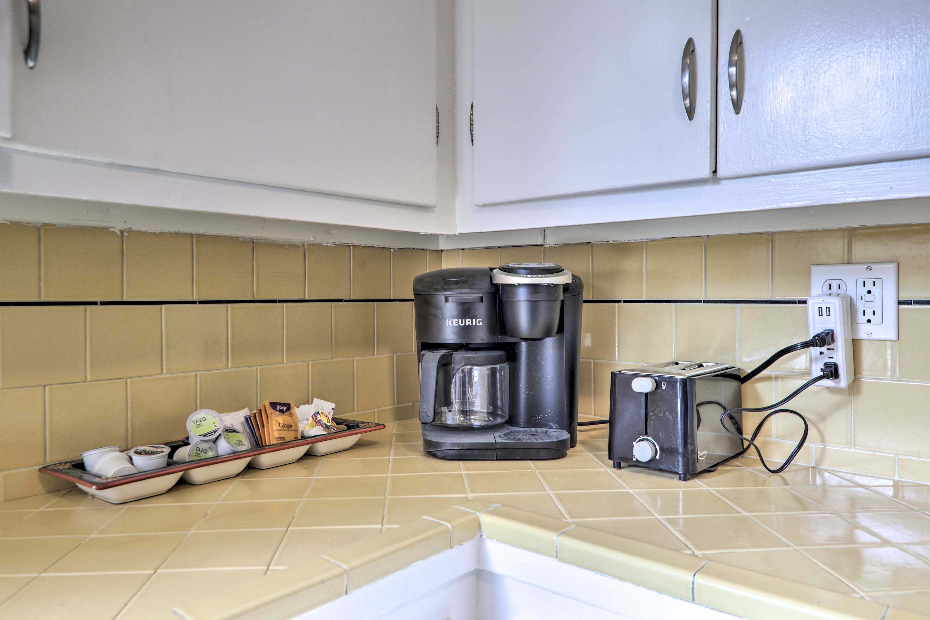 Kitchen | Coffee Maker | Toaster | Knife Set | Blender