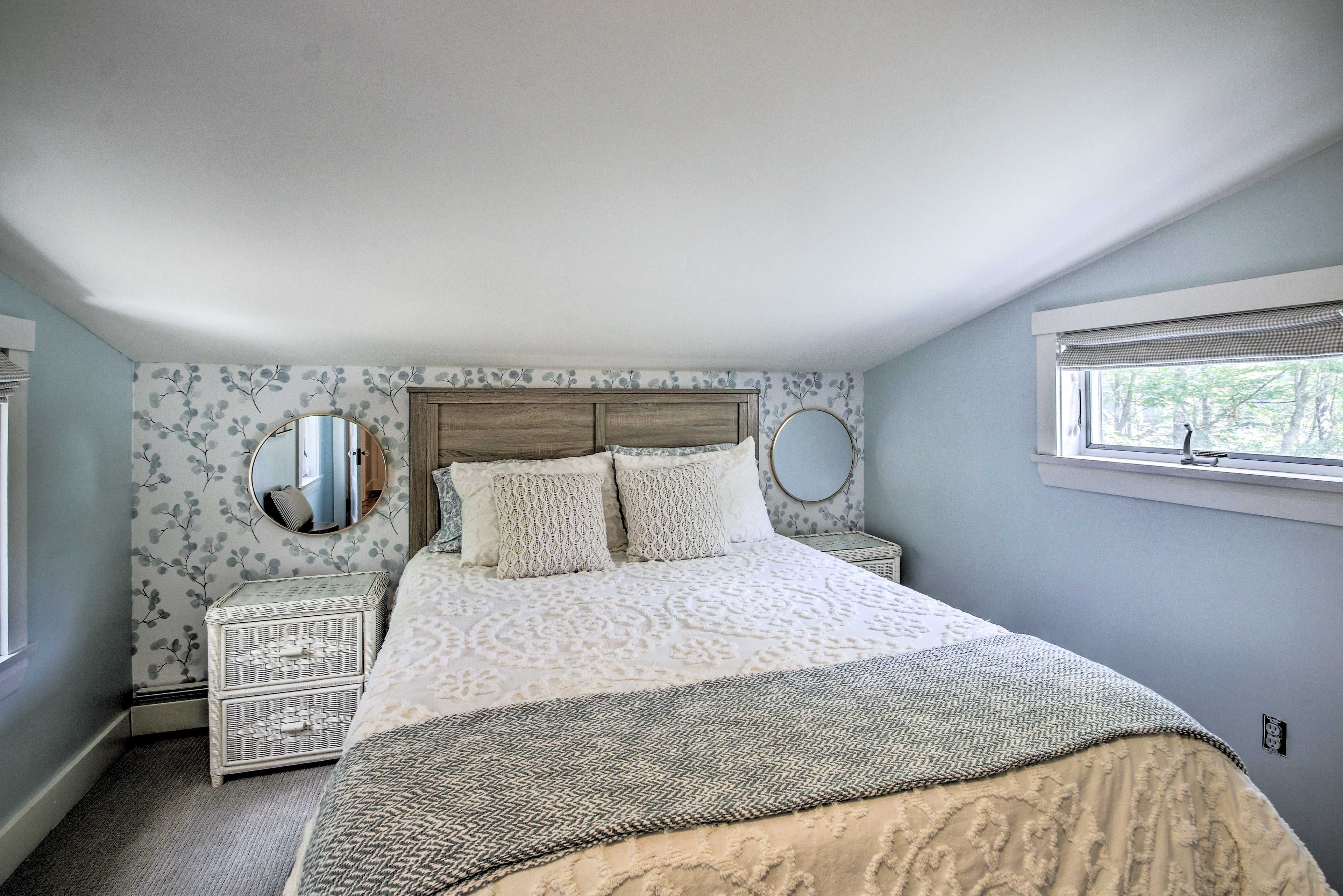 Bedroom 3 | Queen Bed