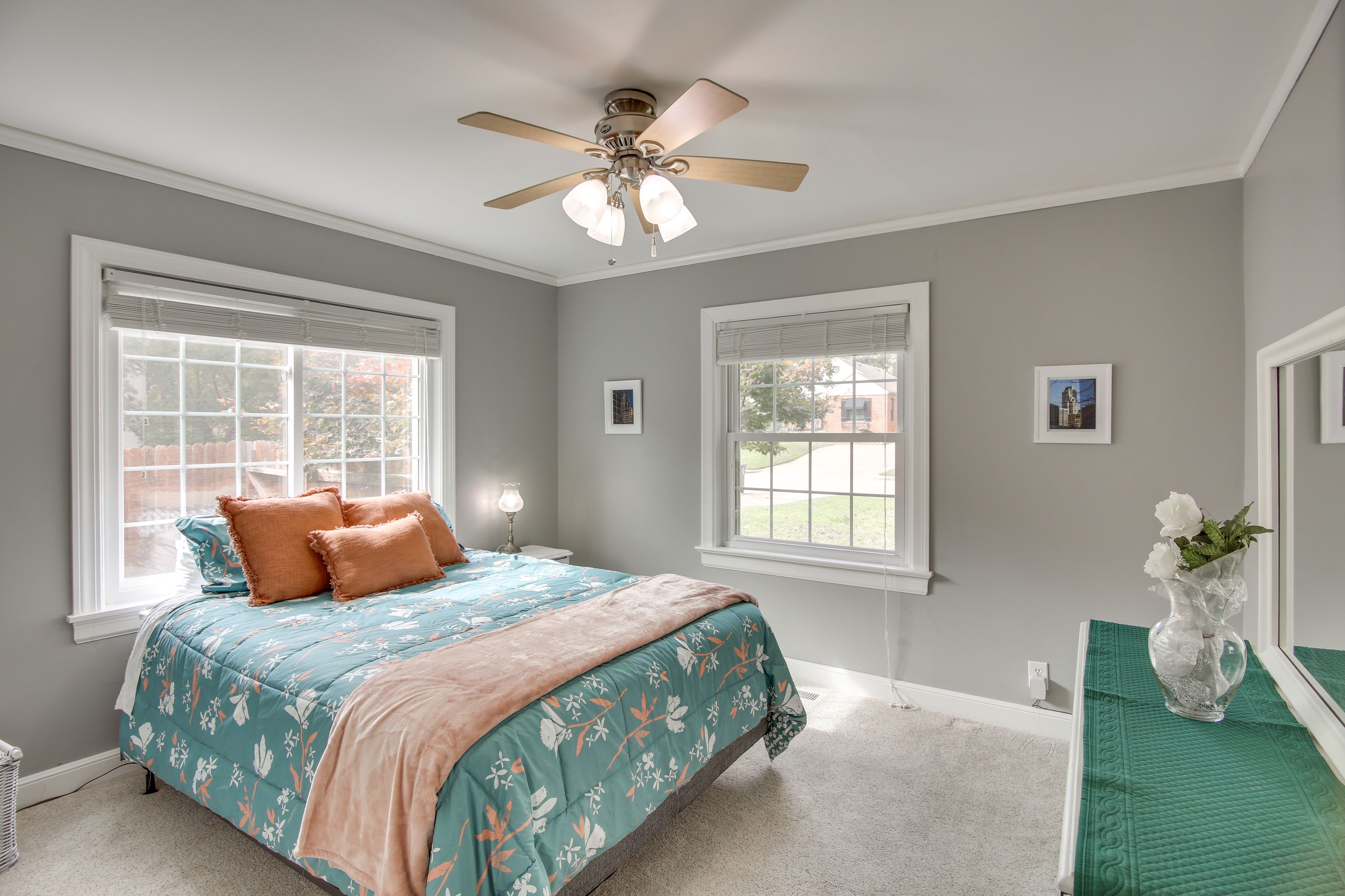 Bedroom 1 | Queen Bed