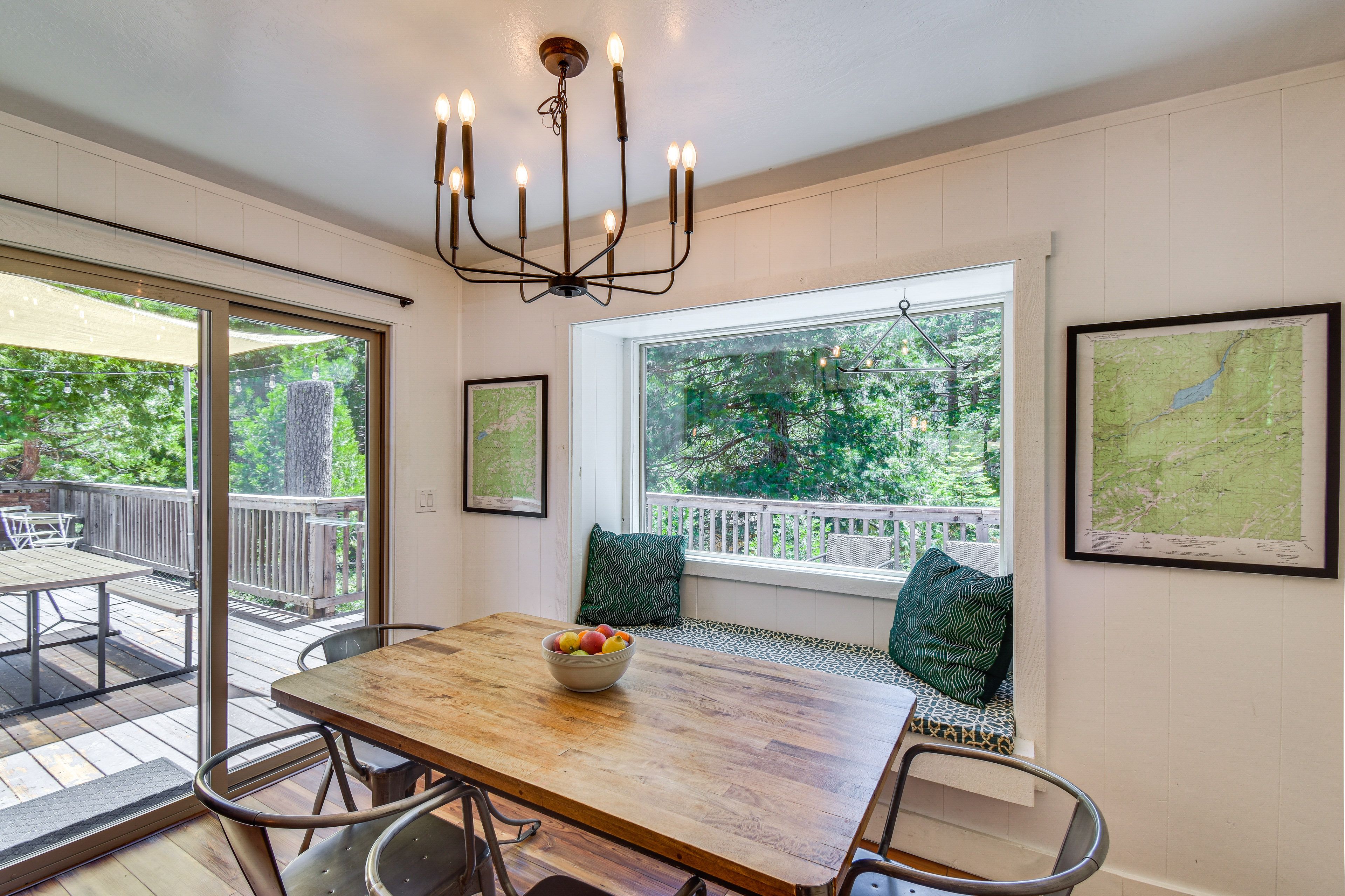 Dining Area | Single-Story Home | Dishware & Flatware | Complimentary Spices