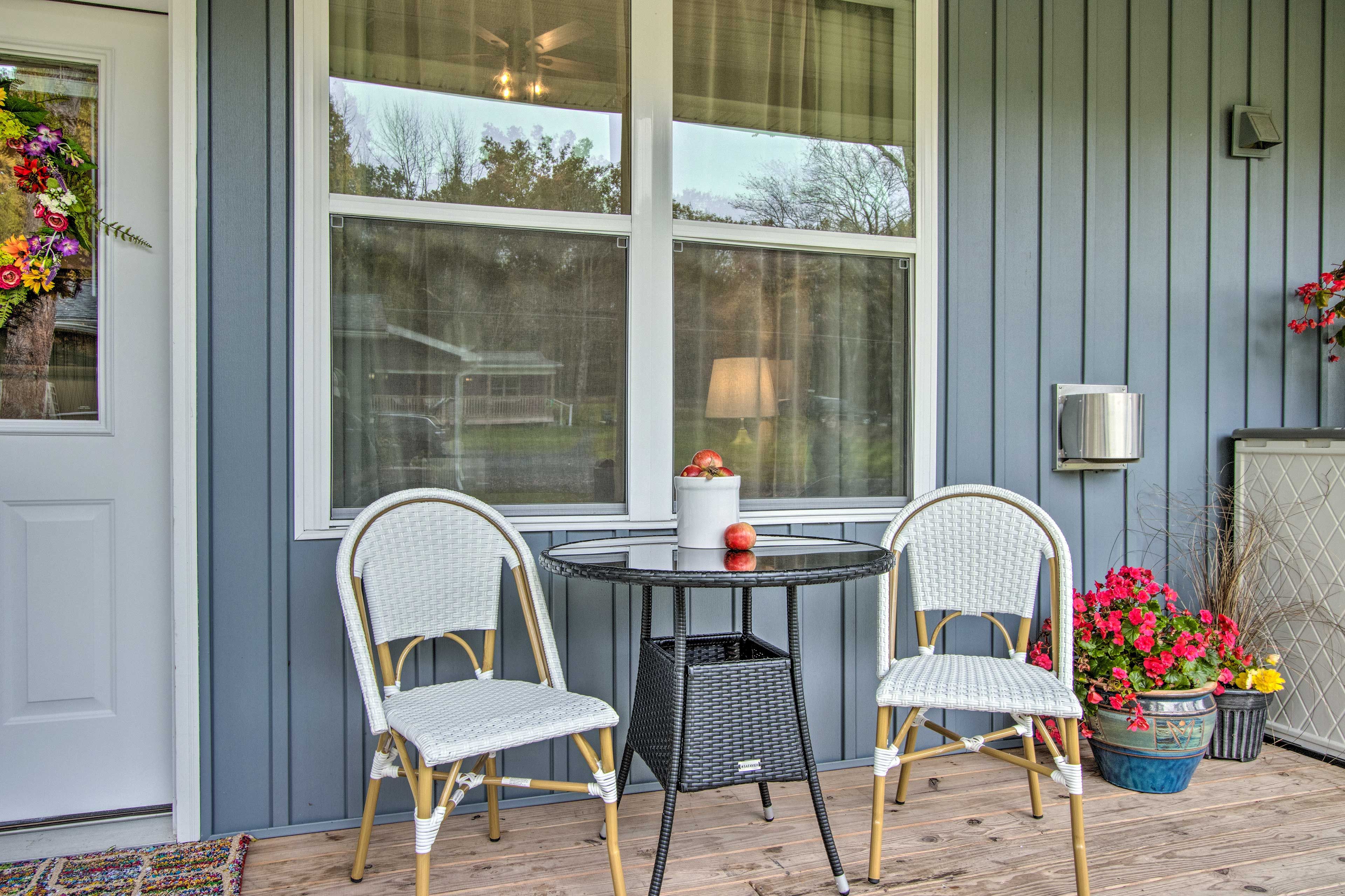 Covered Patio | Coffee & Tea Table | Gas Grill