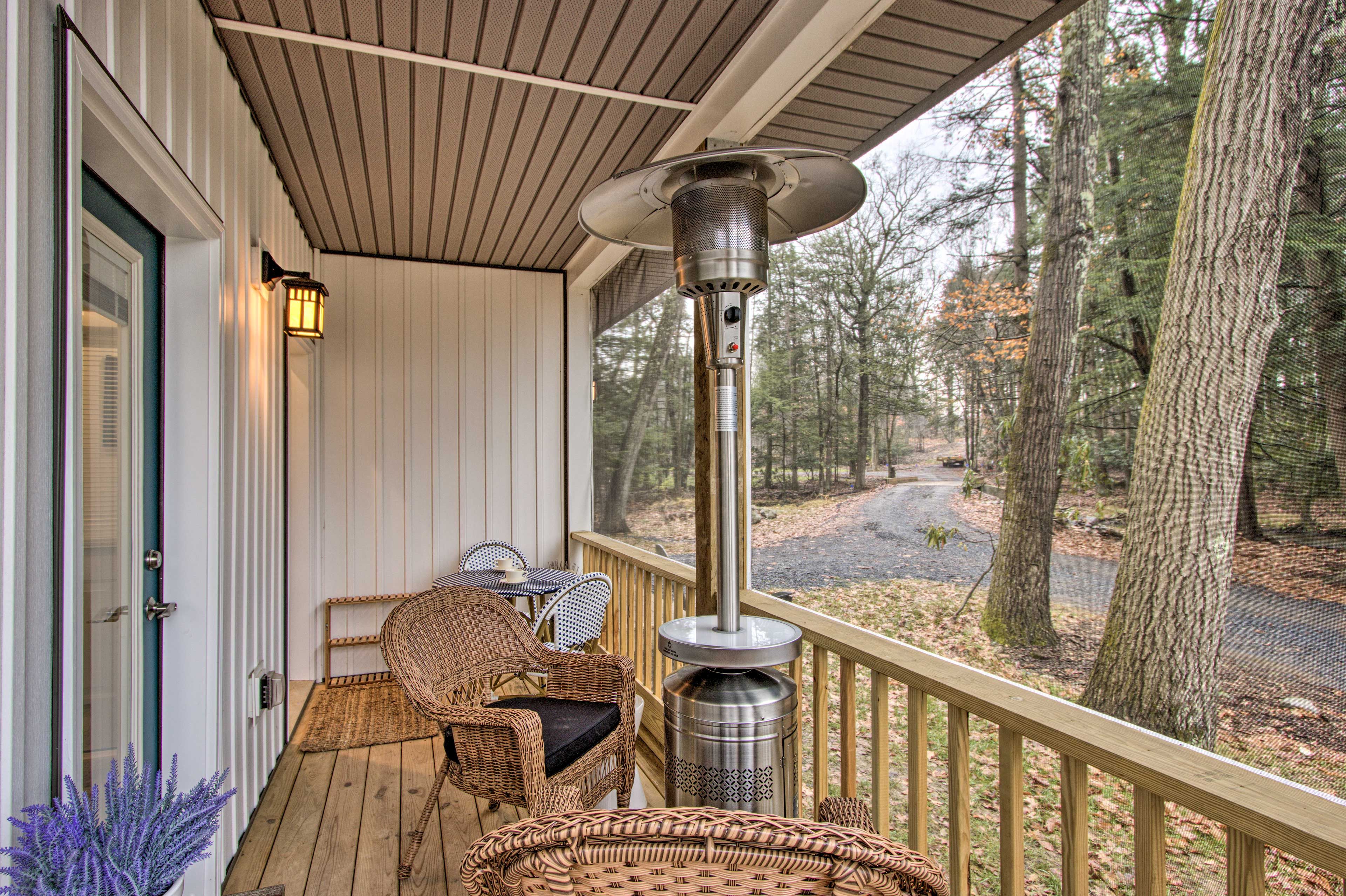 Screened Porch | Heating Lamp