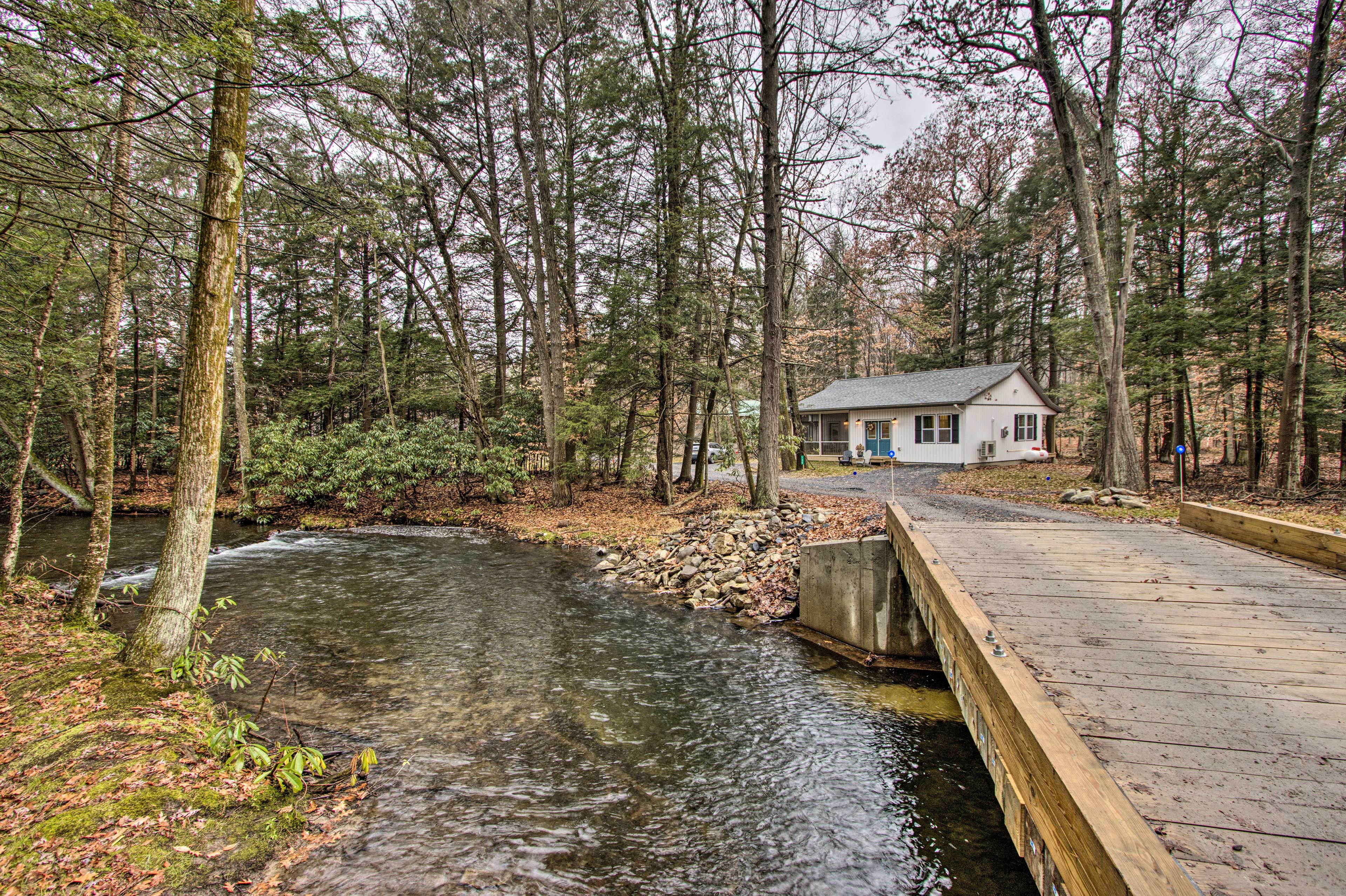 Brodheadsville Vacation Rental | 1BR | 1.5BA | Single Story | 3 Steps Required