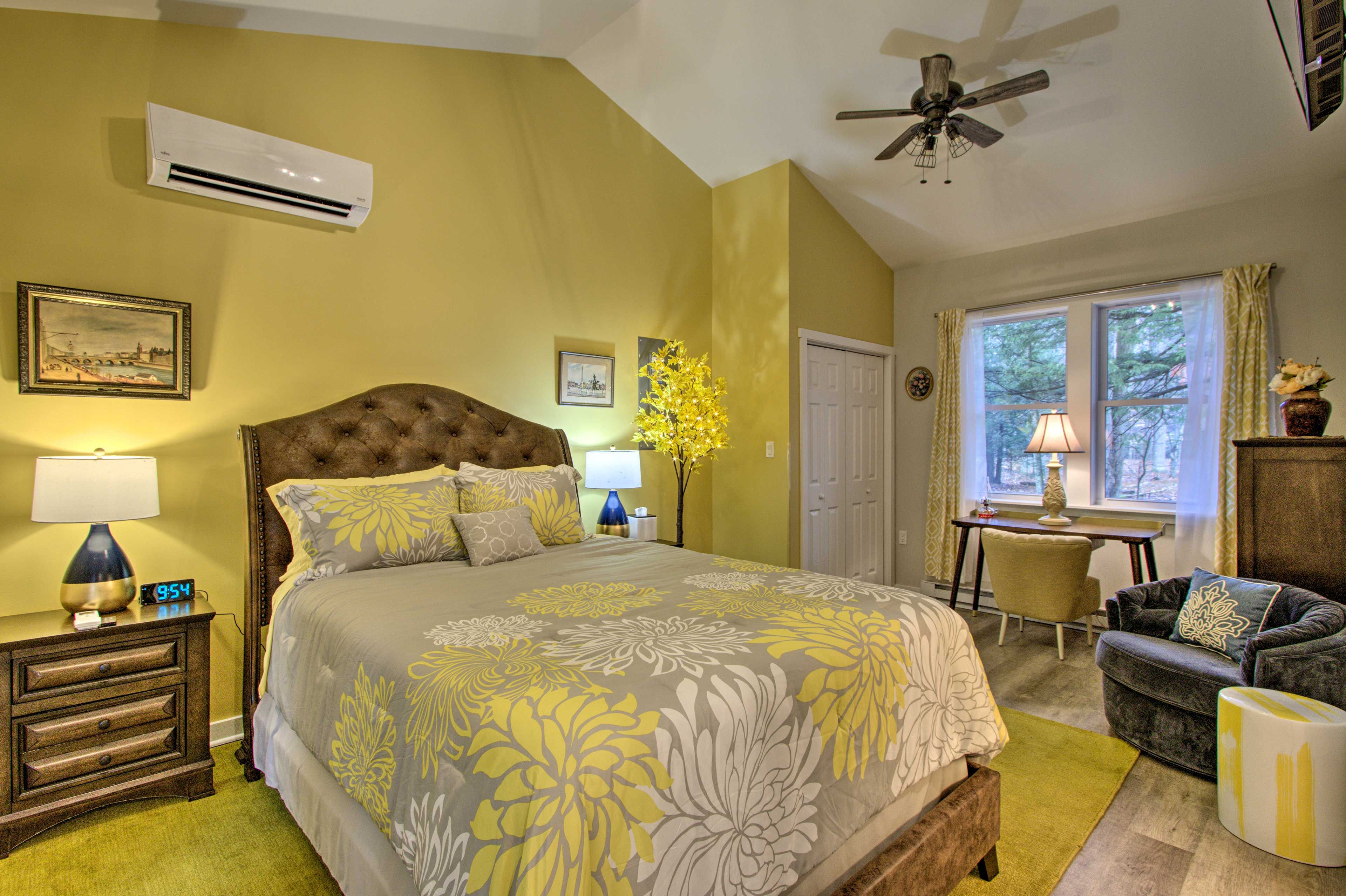 Bedroom | Queen Bed