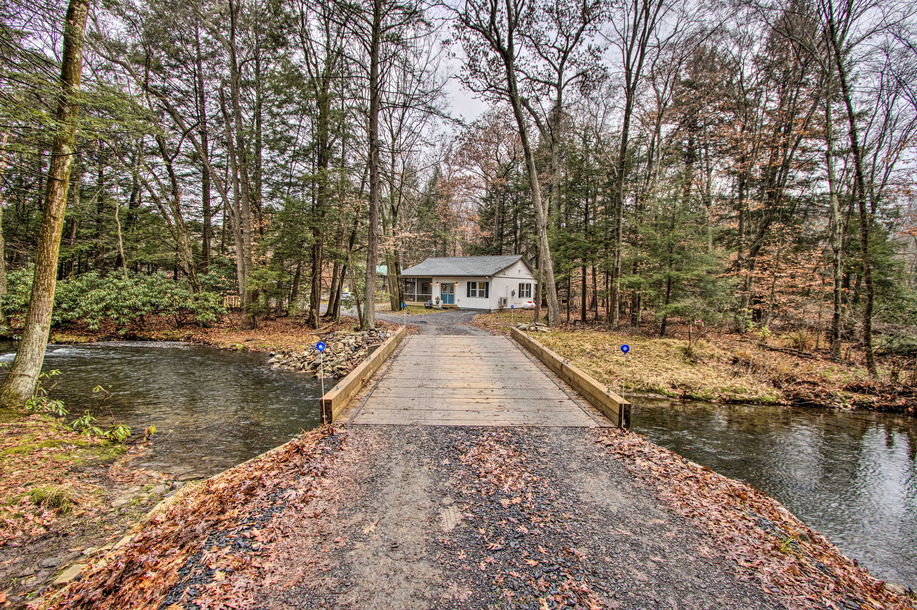 Property Entrance | On-Site Ponds & Trails